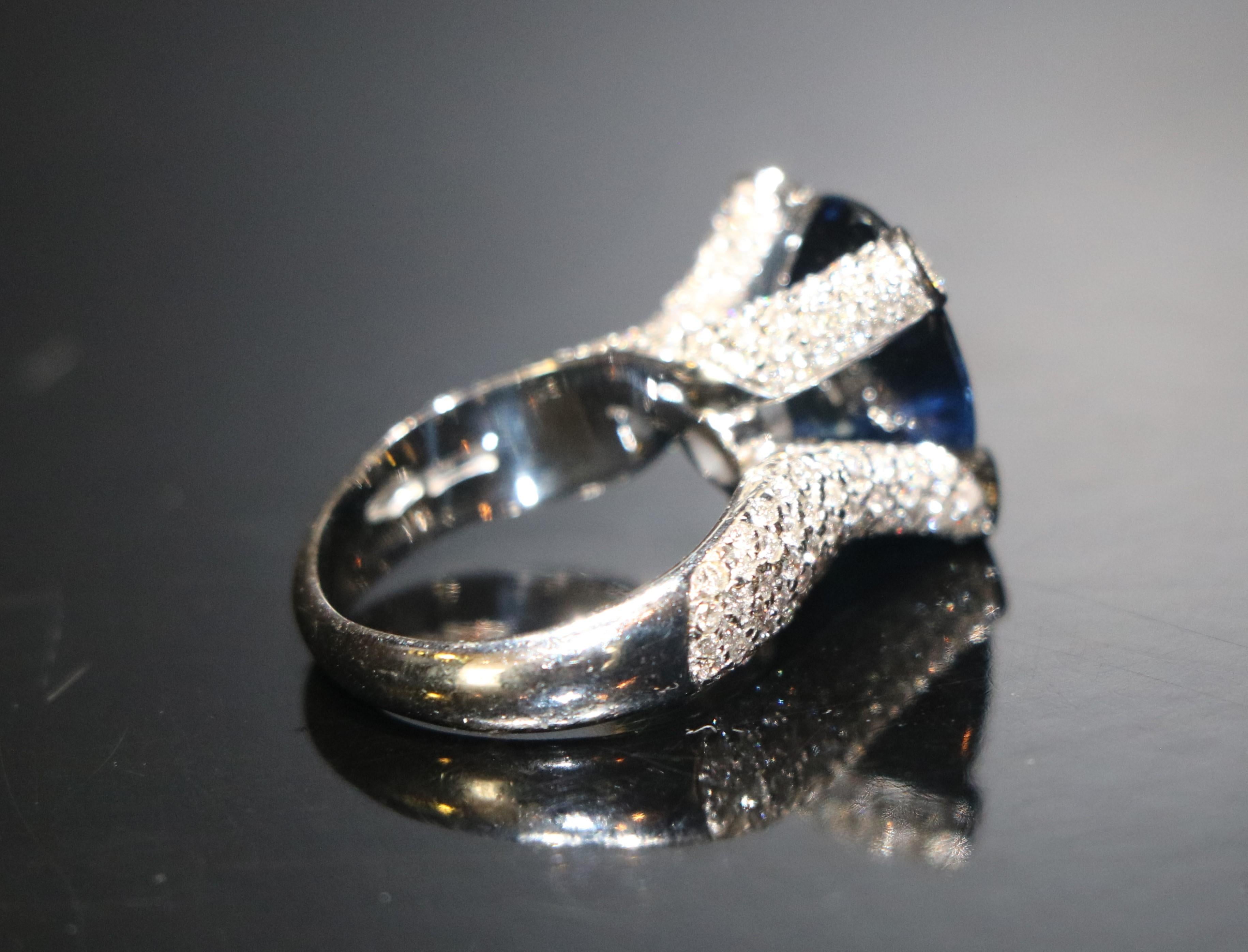 Anillo de oro con piedra de zafiro de la marca italiana Paolo Piovan Gioielli en venta 1