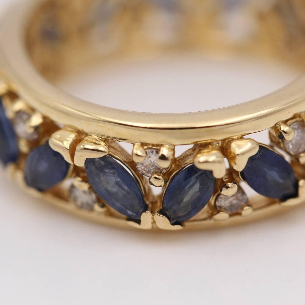 Gold Ring with Sapphires and Diamonds In New Condition For Sale In BARCELONA, ES