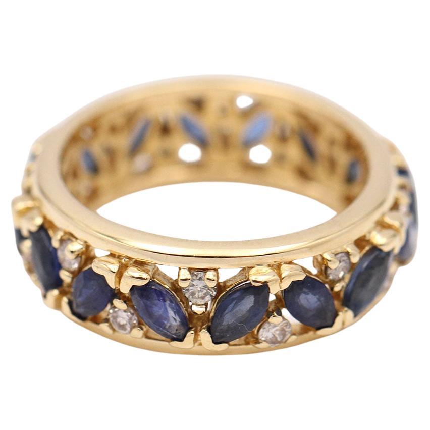Gold Ring with Sapphires and Diamonds For Sale