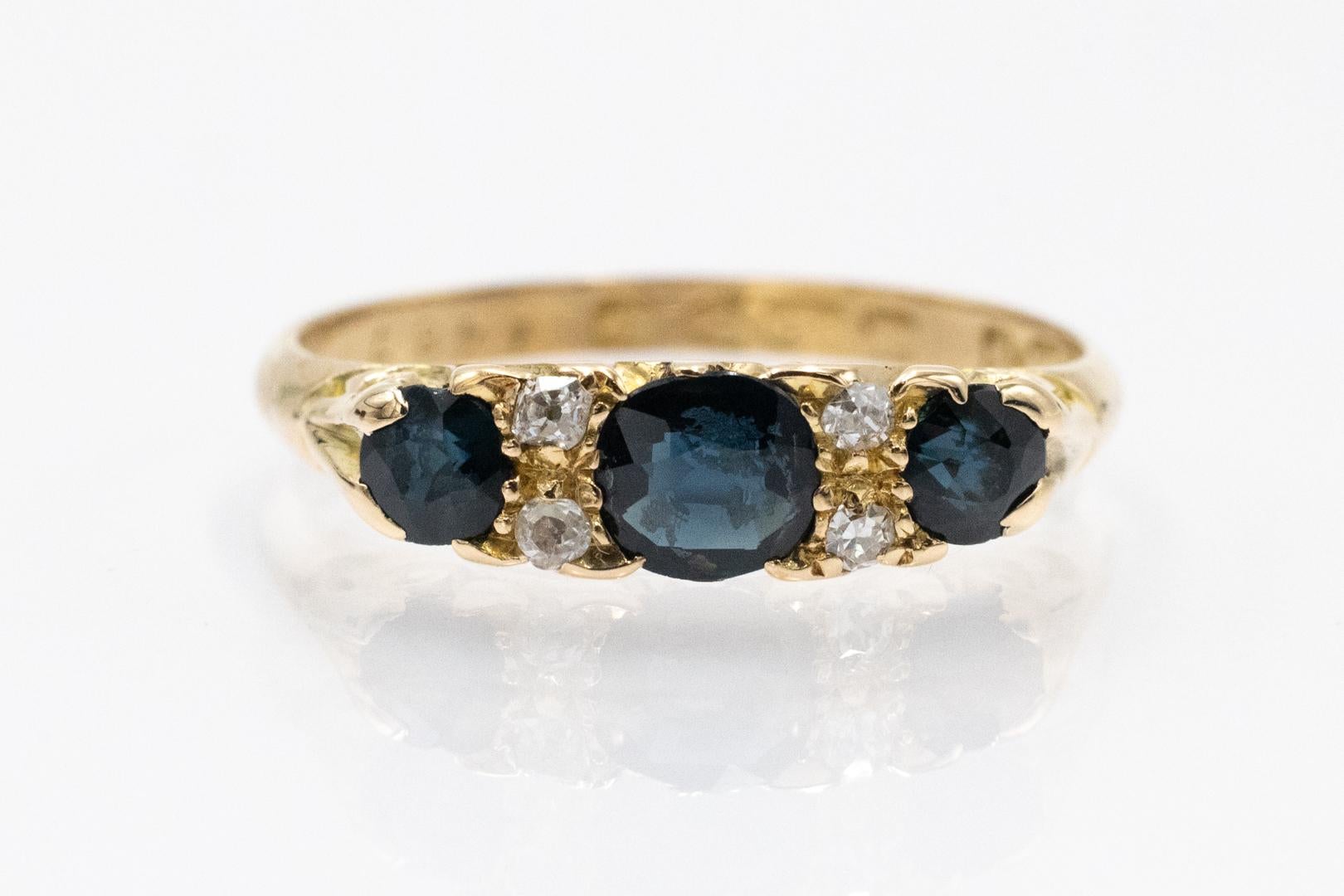 Art Déco Anello in oro con zaffiri e diamanti, Gran Bretagna, 1931. in vendita