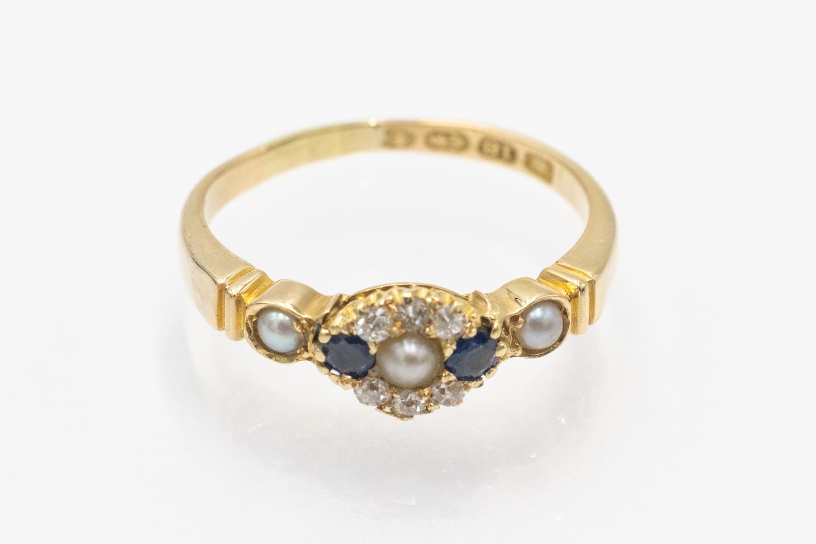Women's Gold ring with sapphires, pearls and diamonds, Great Britain 1930s. For Sale