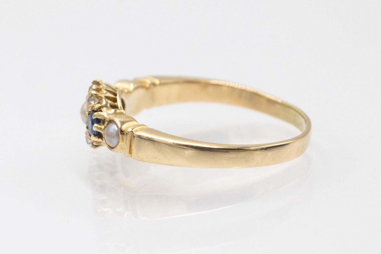 Gold ring with sapphires, pearls and diamonds, Great Britain 1930s. For Sale 2
