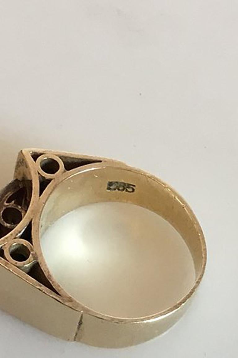 Round Cut Gold Ring with Three Brilliants 14 Karat For Sale