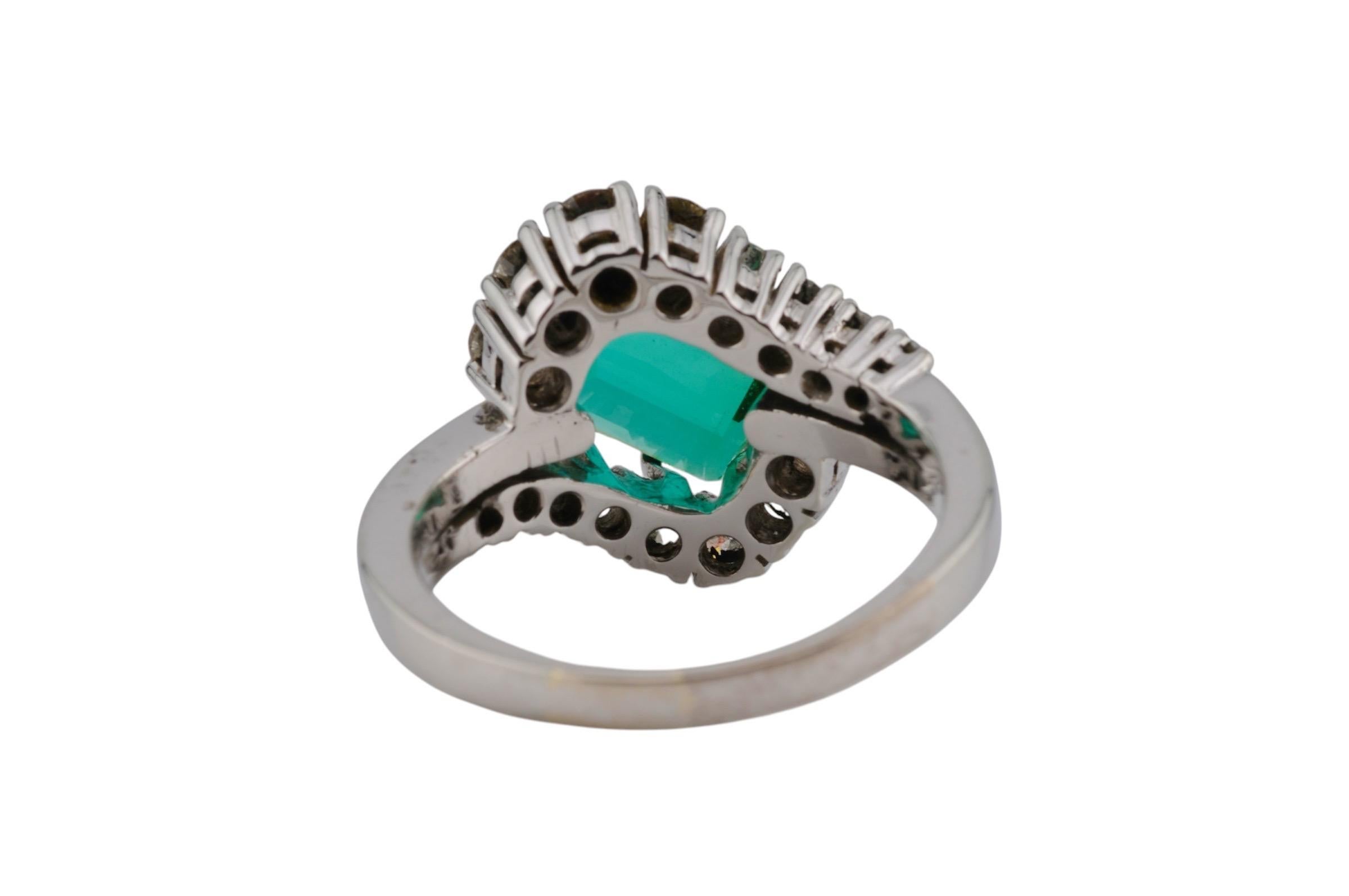Anello in oro con tormalina e diamanti 18K In condizioni buone in vendita a Berlin, BE