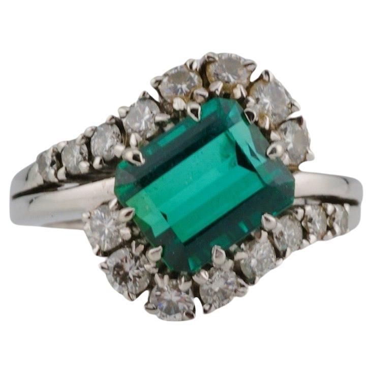 Gold ring with tourmaline and diamonds 18K