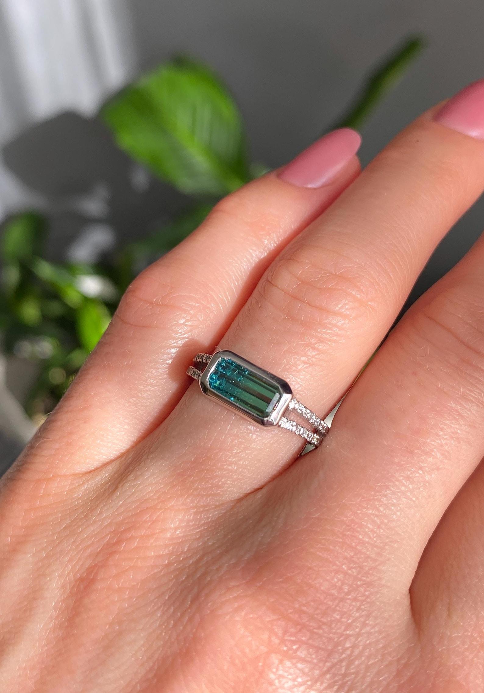 Gold Ring with Tourmaline and Diamonds natural gems, 14Karat White Gold, 7.25US For Sale 4