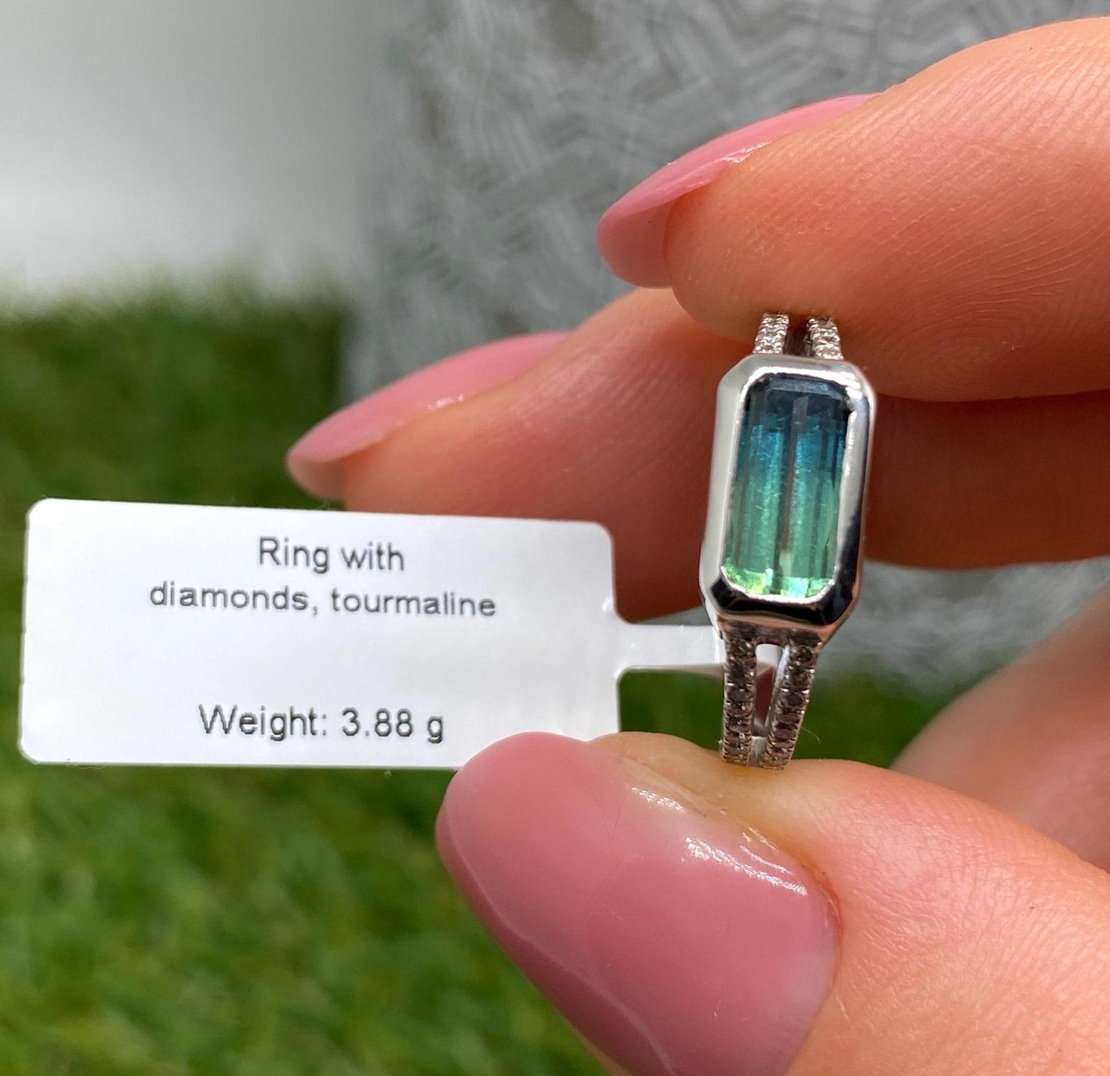 Baguette Cut Gold Ring with Tourmaline and Diamonds natural gems, 14Karat White Gold, 7.25US For Sale
