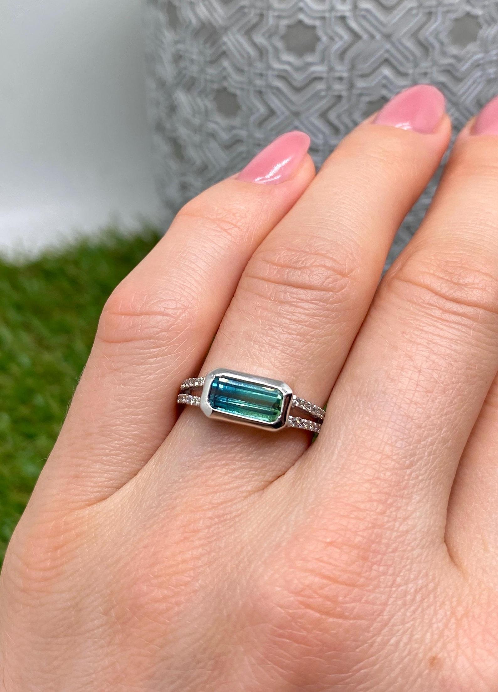 Gold Ring with Tourmaline and Diamonds natural gems, 14Karat White Gold, 7.25US In New Condition For Sale In Daugavpils, LV