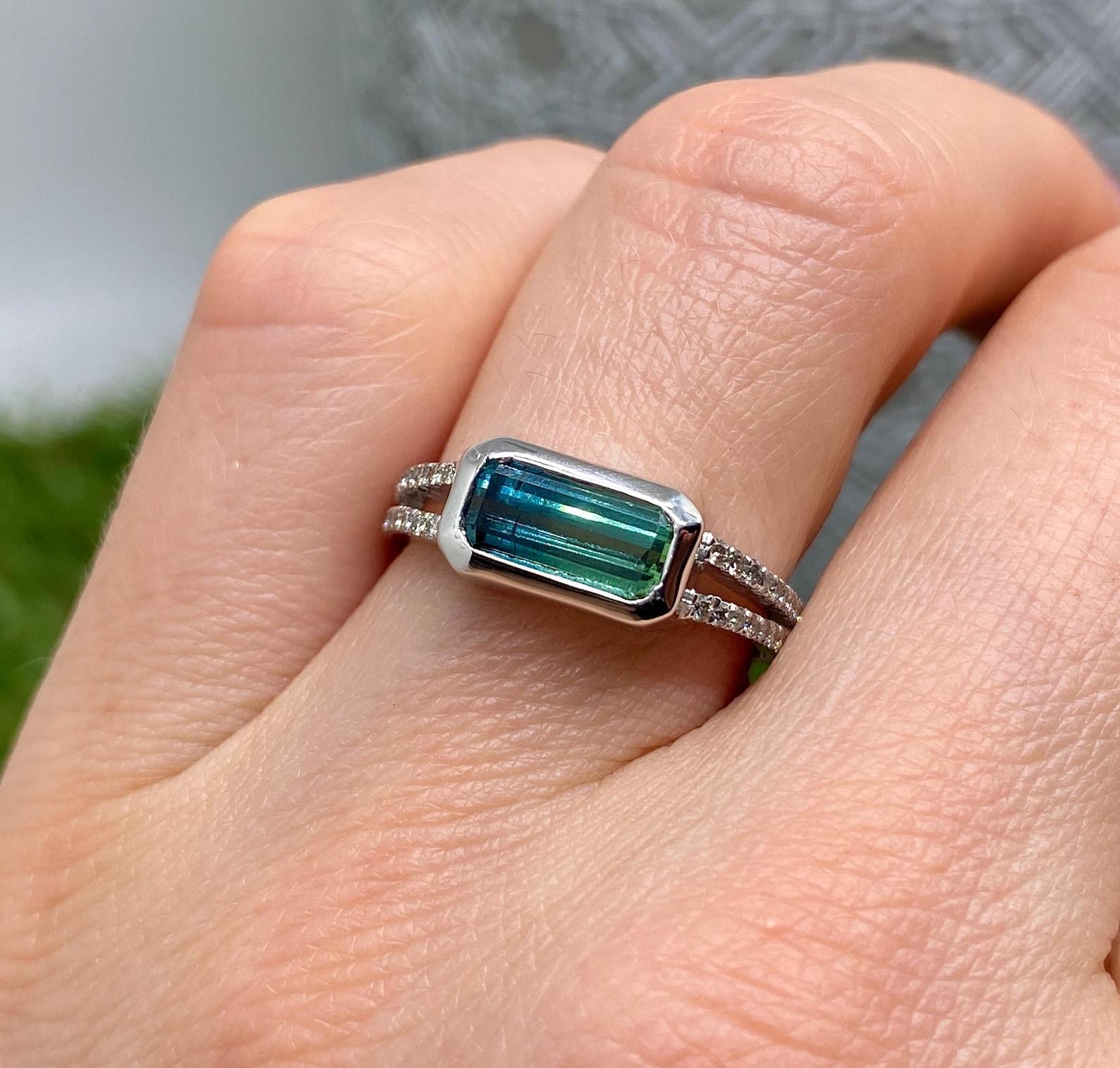Women's Gold Ring with Tourmaline and Diamonds natural gems, 14Karat White Gold, 7.25US For Sale