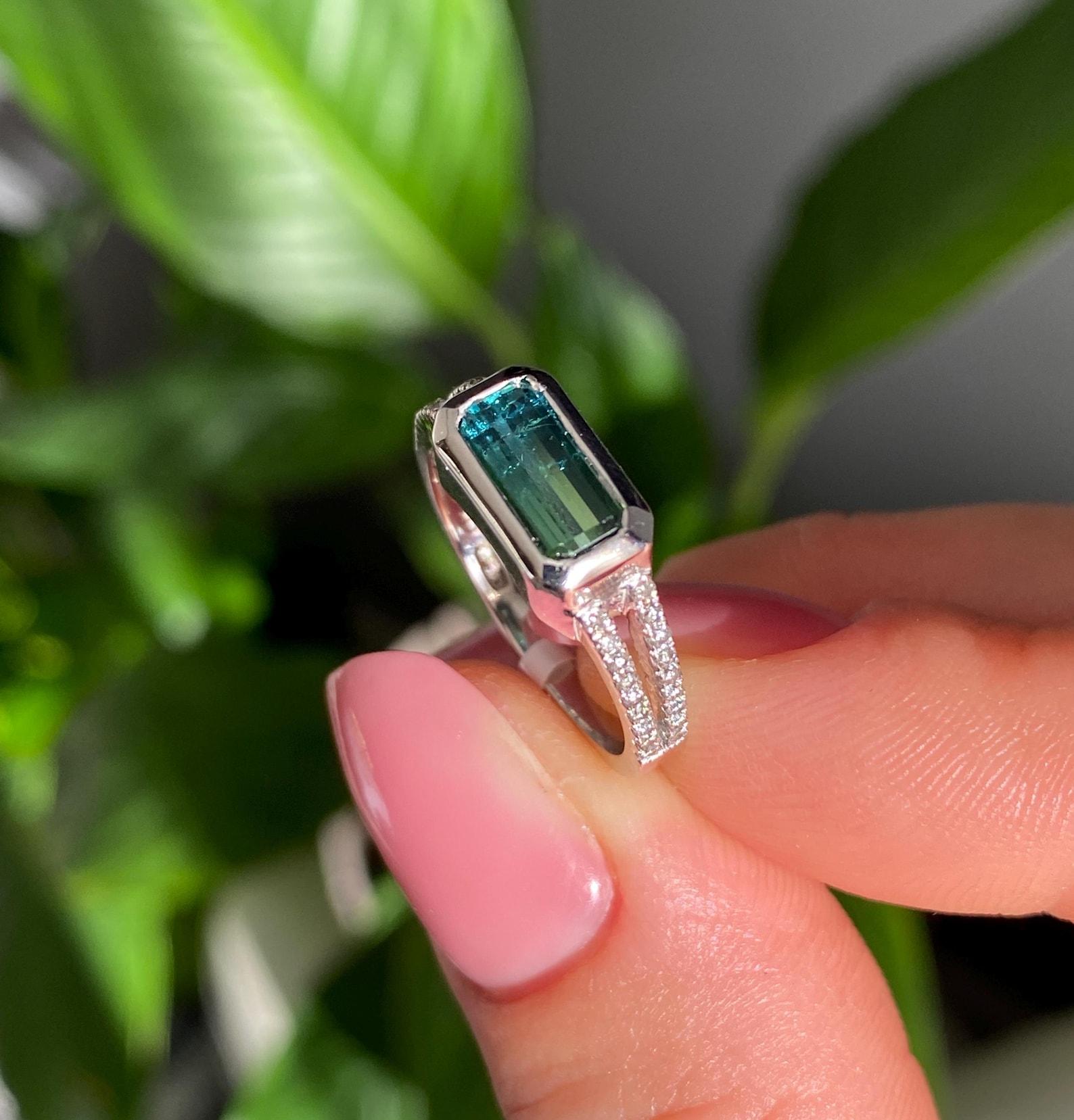 Gold Ring with Tourmaline and Diamonds natural gems, 14Karat White Gold, 7.25US For Sale 3