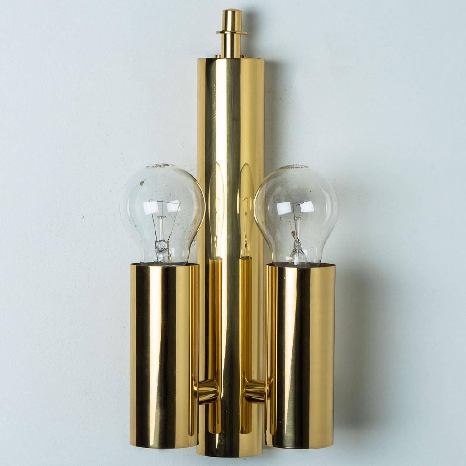 Mid-Century Modern Gold Rod Glass and Brass Wall Sconce in Style of Sciolari, 1960 For Sale