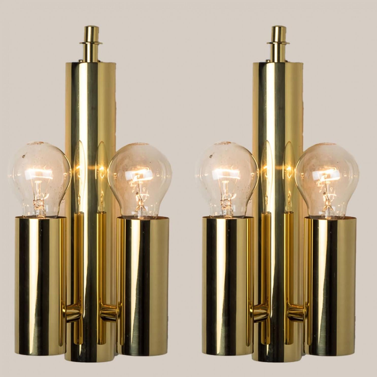 Italian Gold Rod Glass and Brass Wall Sconce in Style of Sciolari, 1960 For Sale