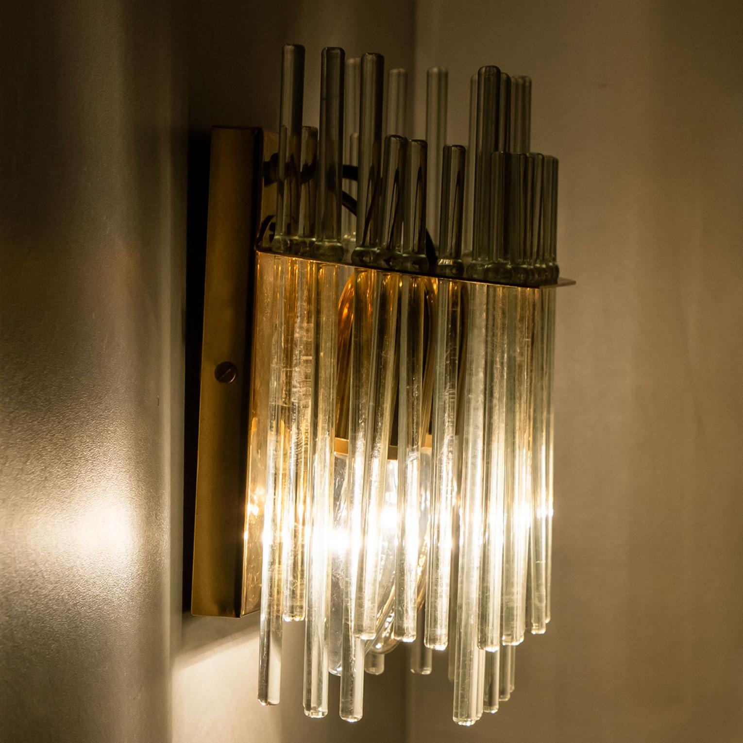 Mid-Century Modern Gold Rod Glass and Clear Brass Wall Sconce, Sciolari, 1960 For Sale