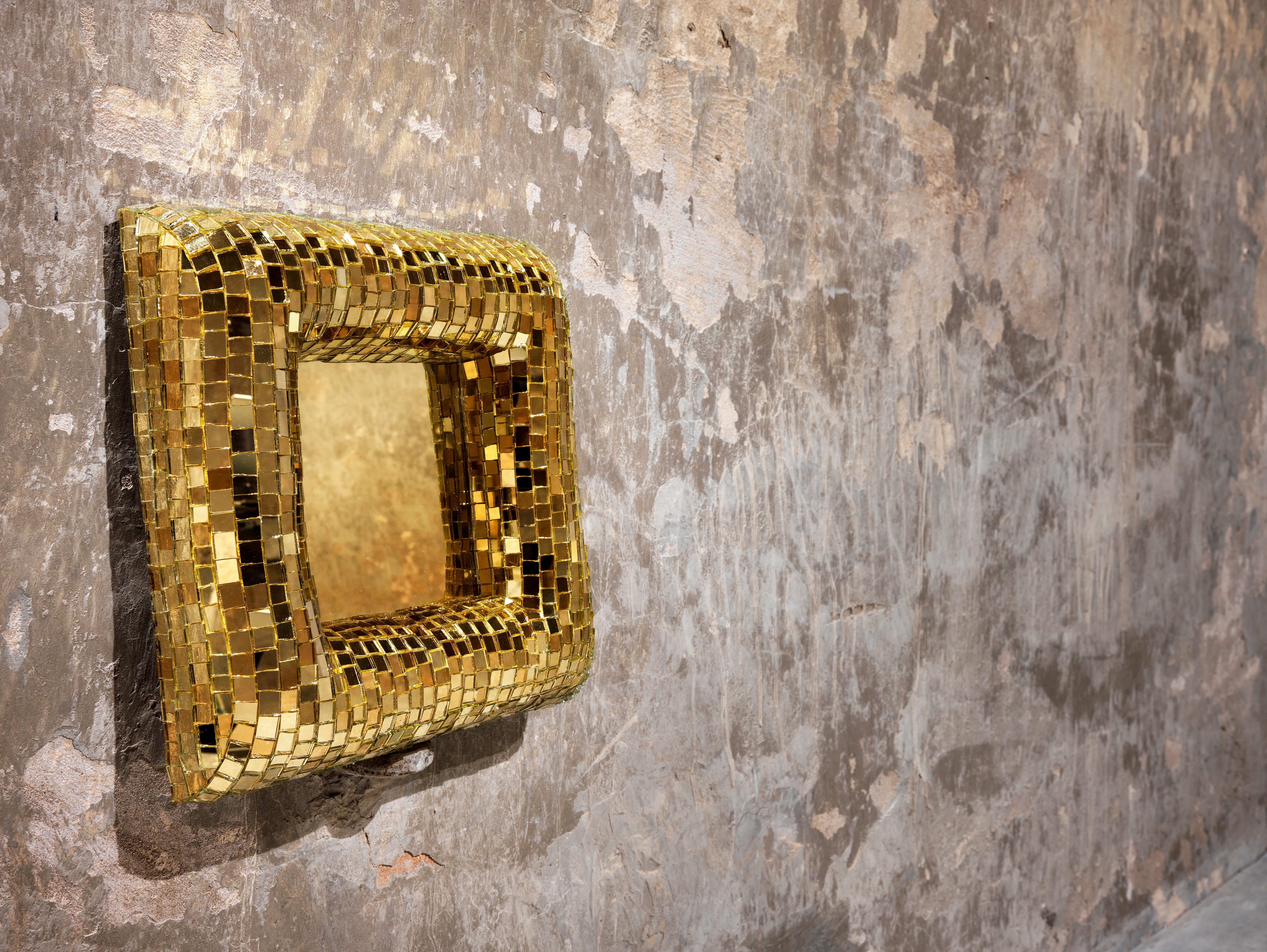 Modern Gold Rounded Mirror by Davide Medri