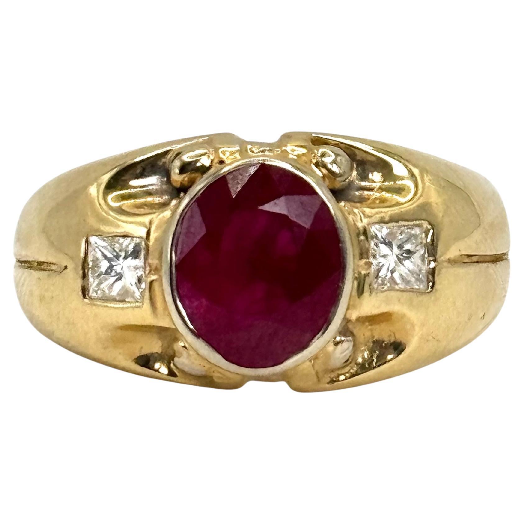 Anillo de oro amarillo de 14 quilates con rubí y diamantes