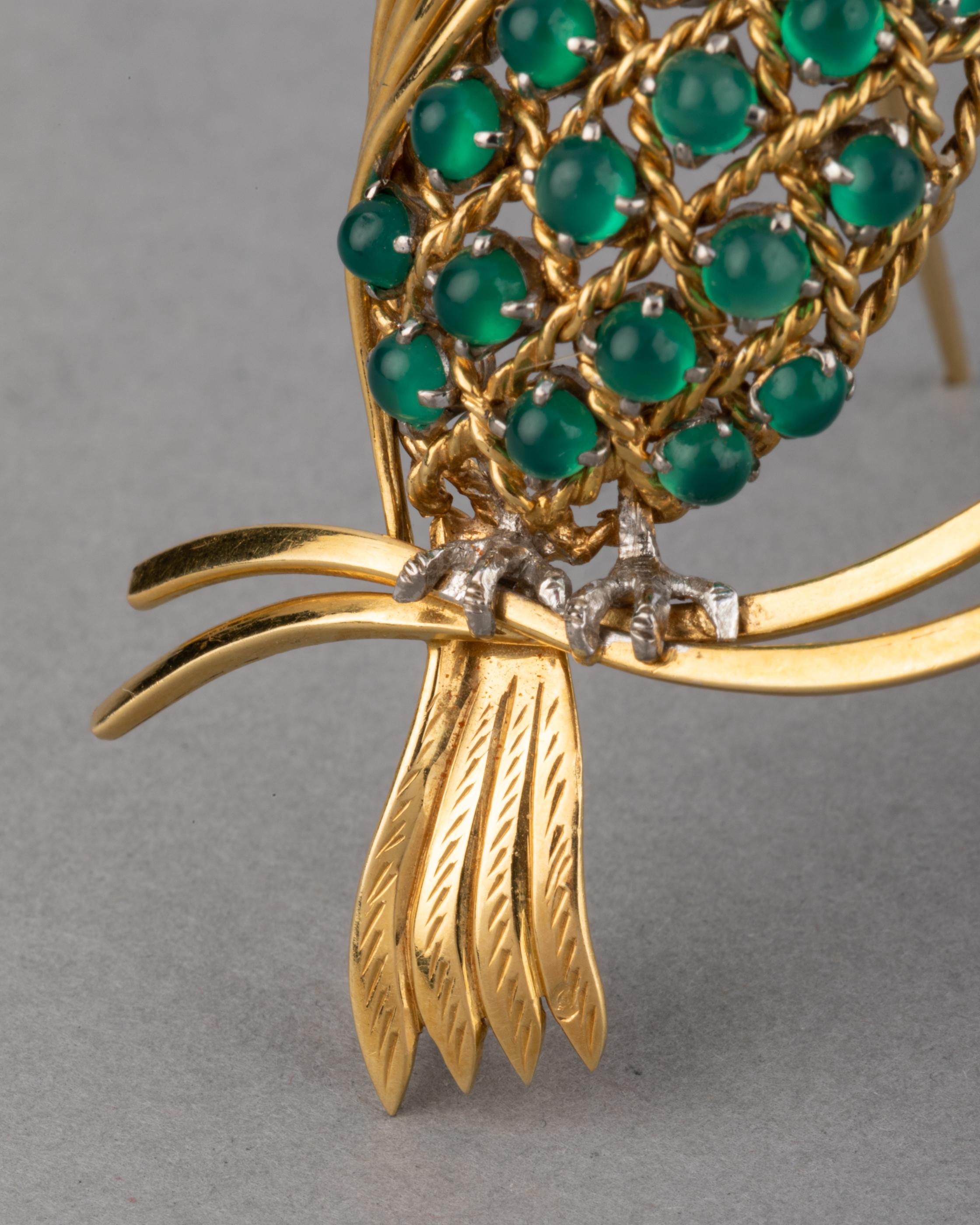 Gold Ruby Diamonds and Agate Vintage Bird Brooch In Good Condition In Saint-Ouen, FR