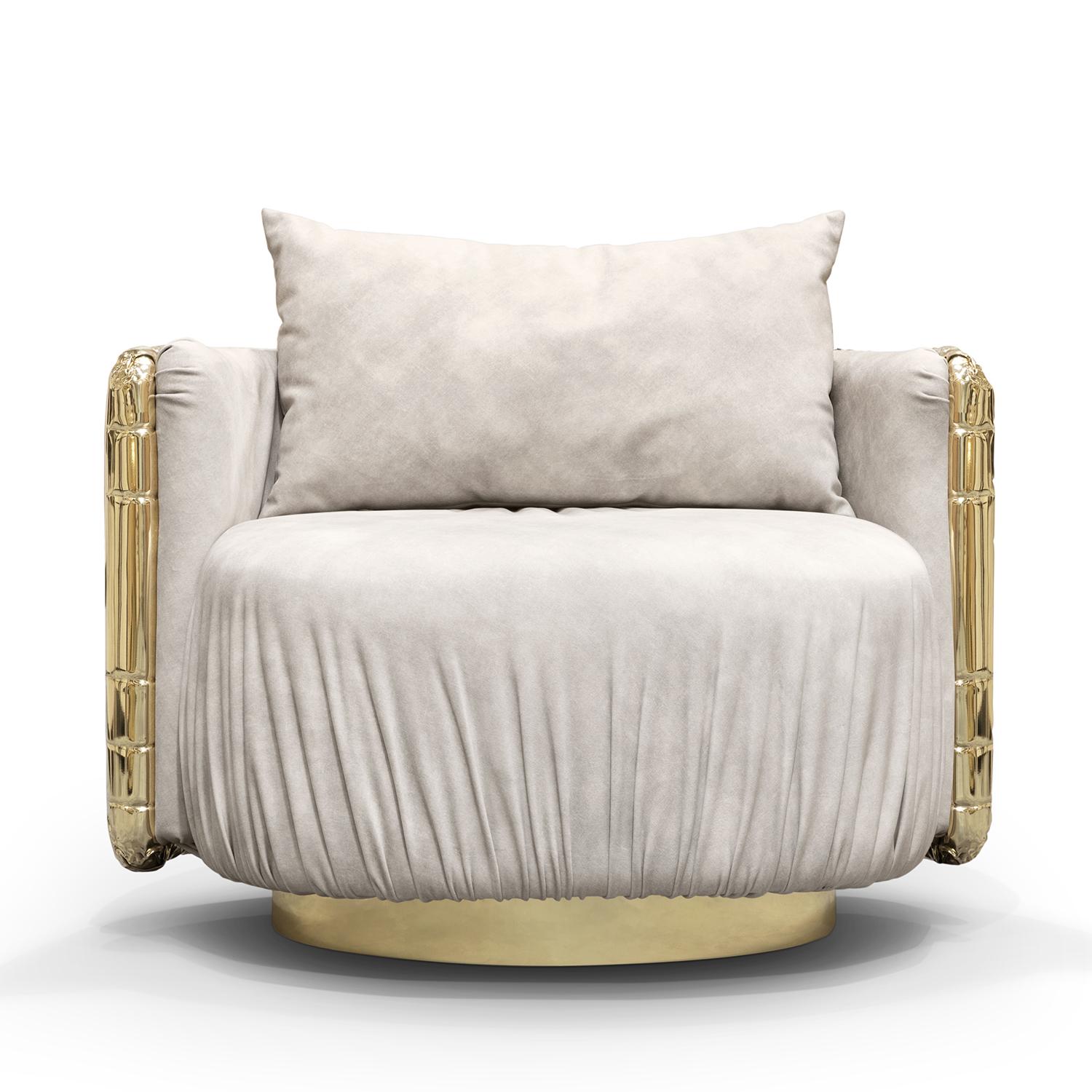 Poltrona Gold Safe Round rivestita in vera pelle grigia.
Fondo e fianchi in ottone massiccio martellato e lucido.
Disponibile anche con cassaforte in oro da divano.