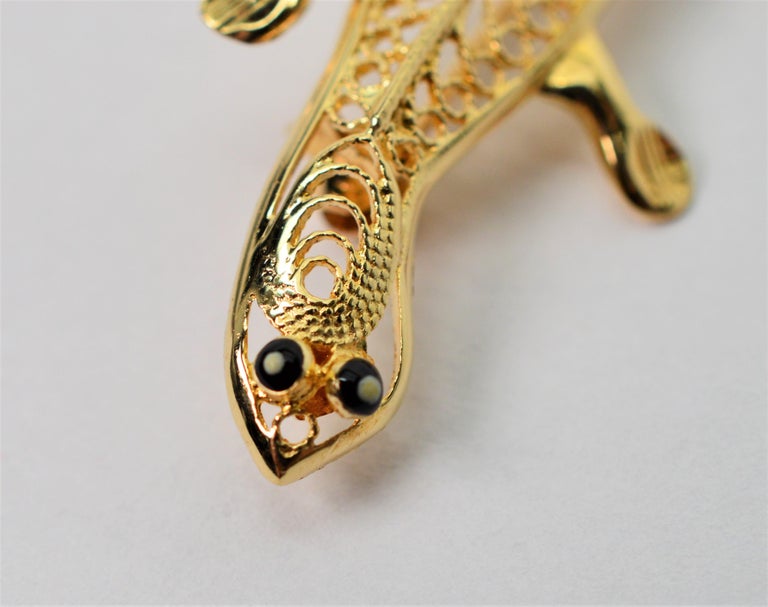 Women's Gold Salamander Brooch Pin For Sale