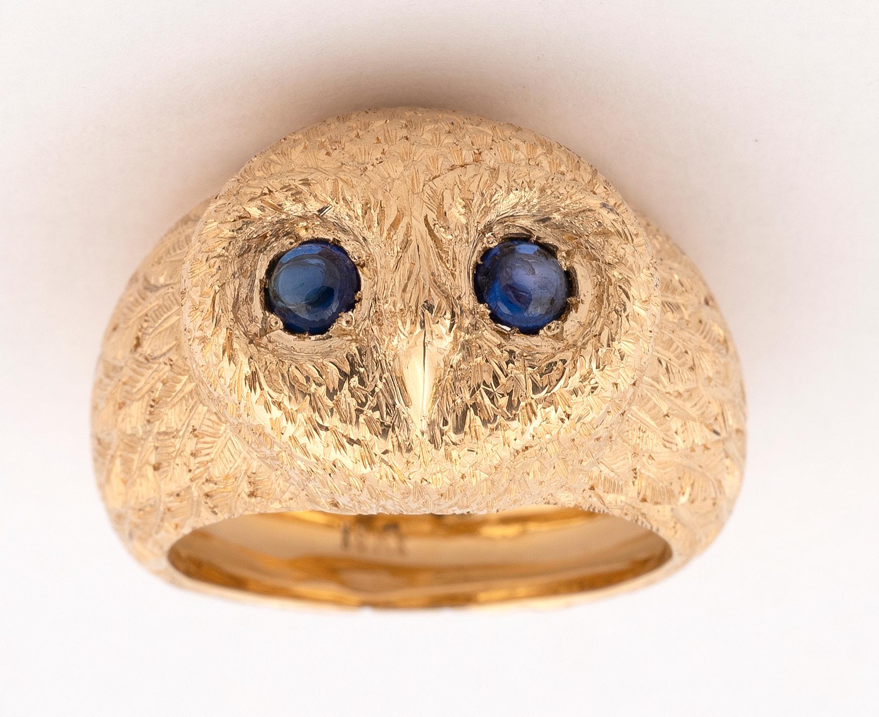 Designed as a owl with sapphire set eyes.
Size: 7
