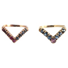 Anillos apilables de oro, zafiro y rubí