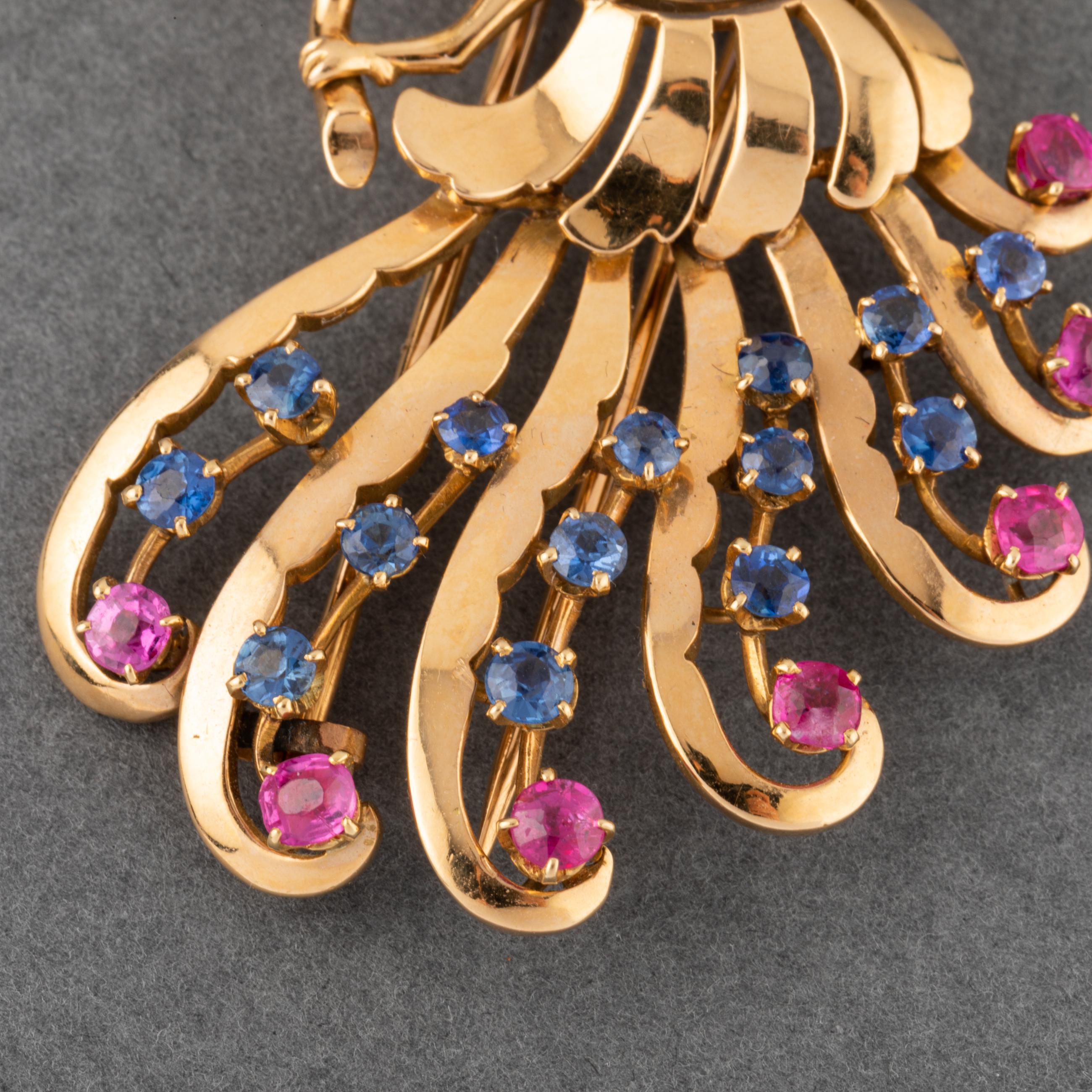 Gold Sapphires and Rubies French Vintage Bird Brooch In Good Condition For Sale In Saint-Ouen, FR