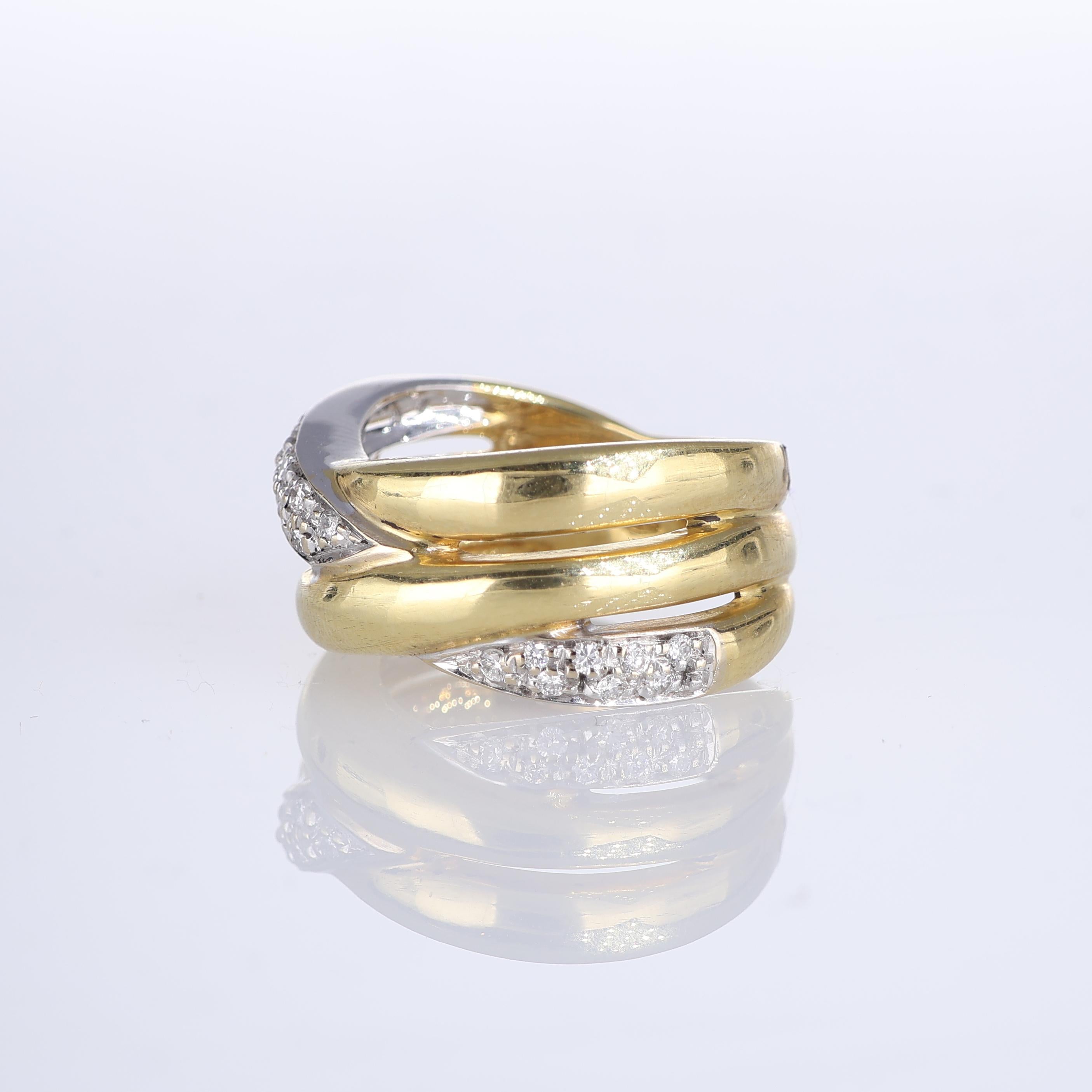 Gold Satin-Finish Crossover Band with White Gold Diamond Accent In New Condition For Sale In Bergamo, BG