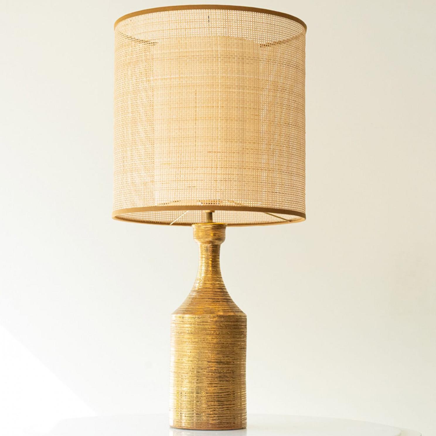 Tischlampe mit zerkratztem Goldboden Italien 1960, Lampenschirm nach Maß von R. Houben (Ende des 20. Jahrhunderts) im Angebot