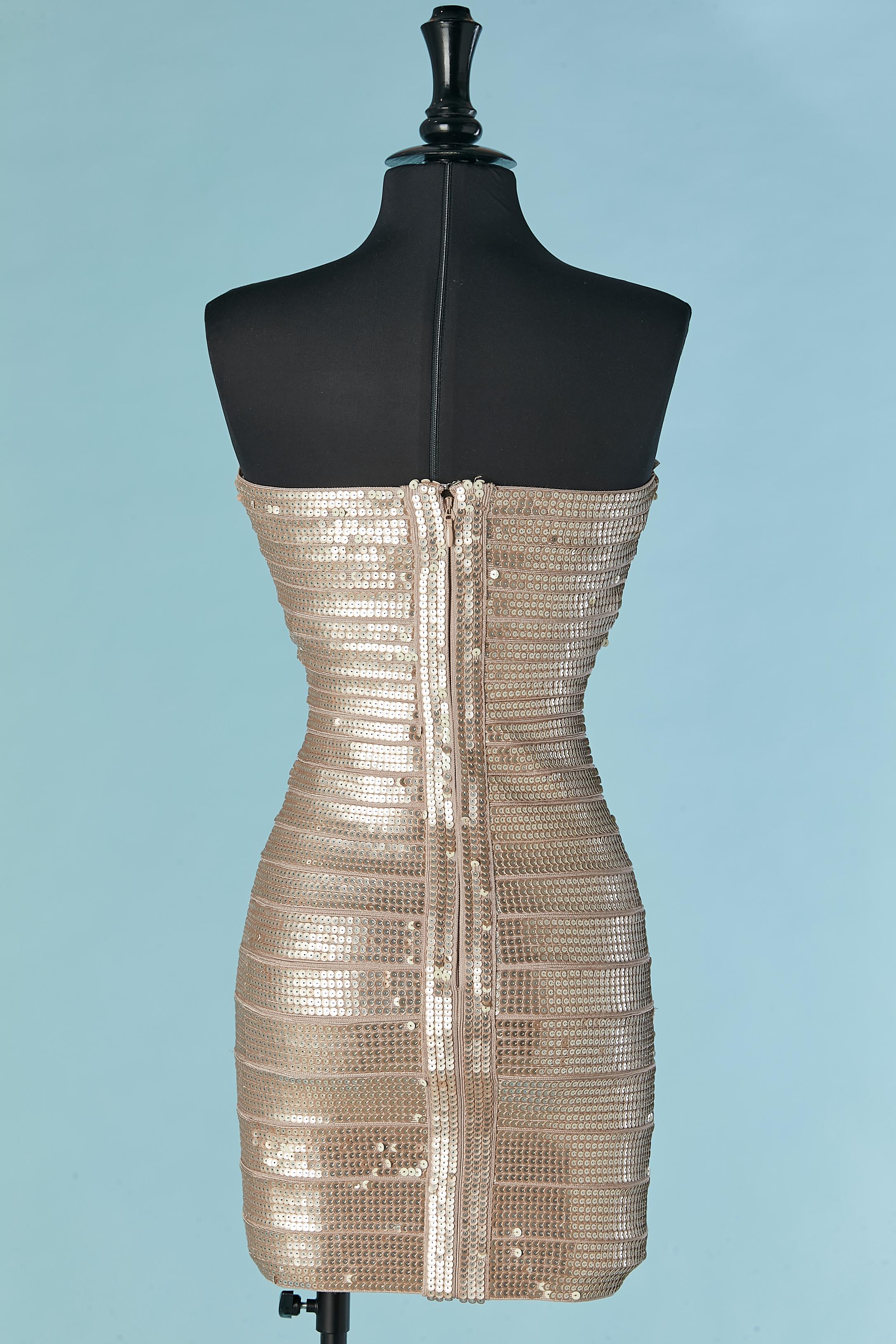 Vestido corpiño de lentejuelas doradas sobre rayón elástico Hervé Léger en venta 1