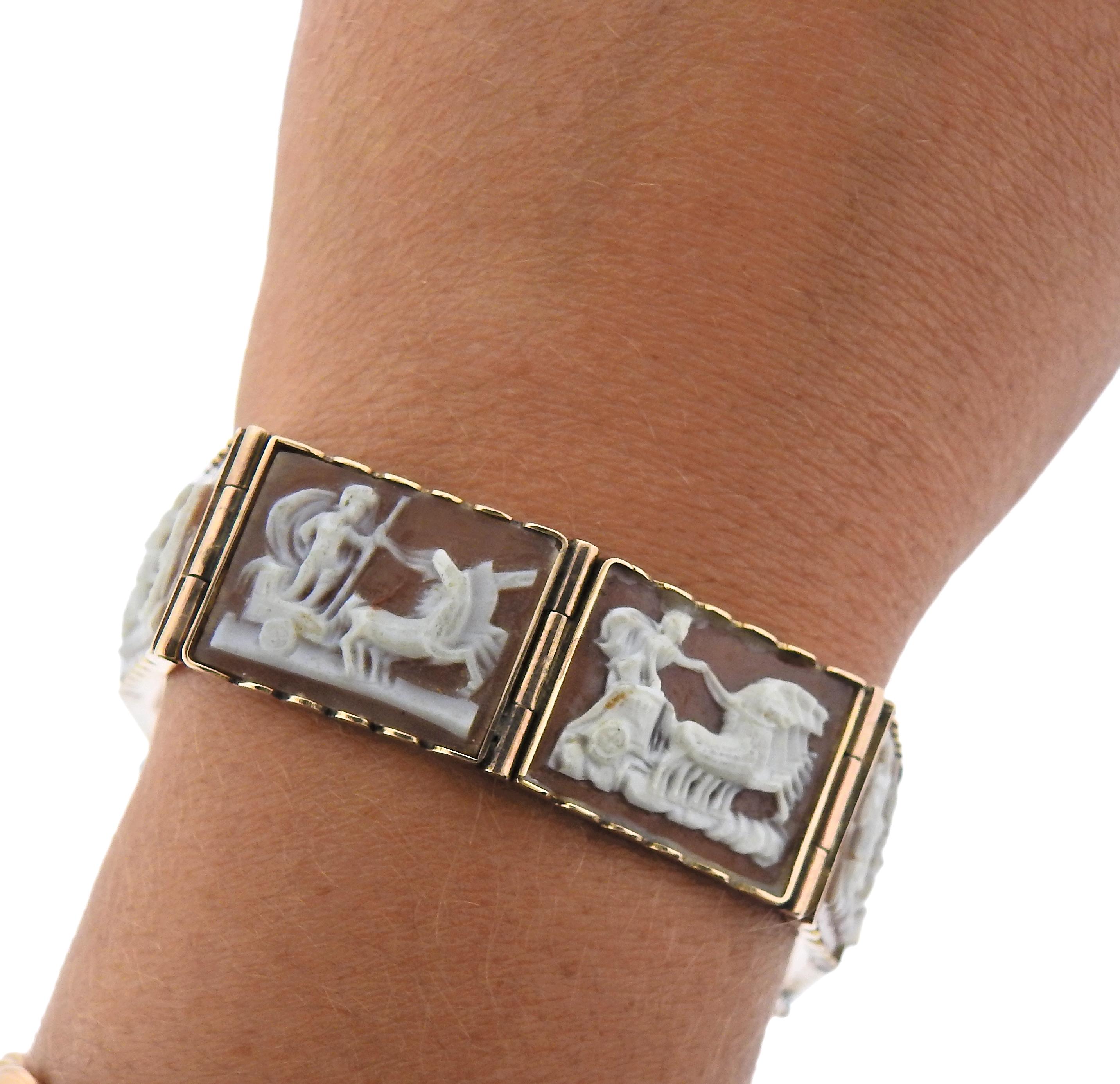 Gold Shell Cameo Bracelet In Good Condition For Sale In New York, NY