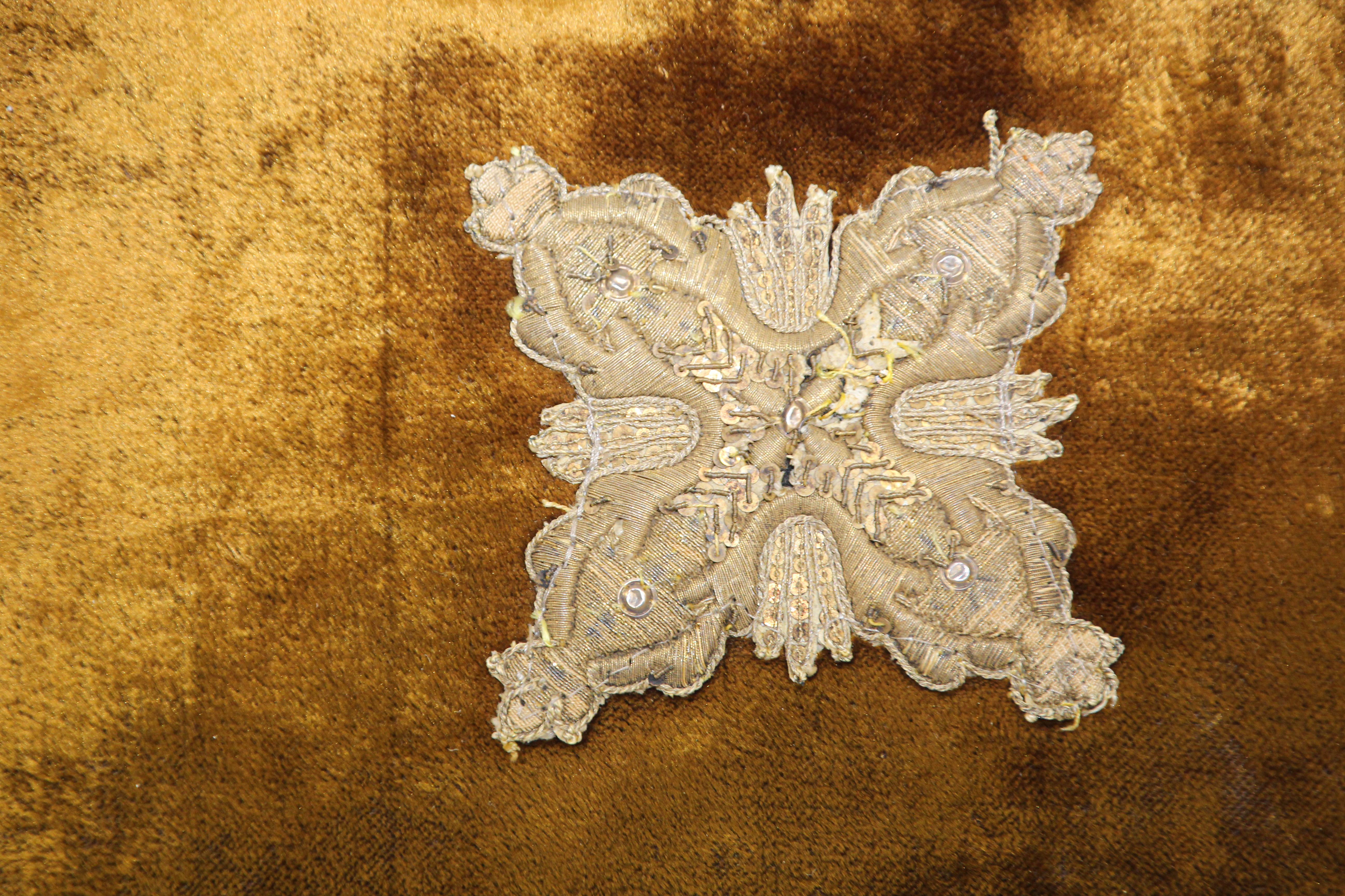 gold velvet throw pillows