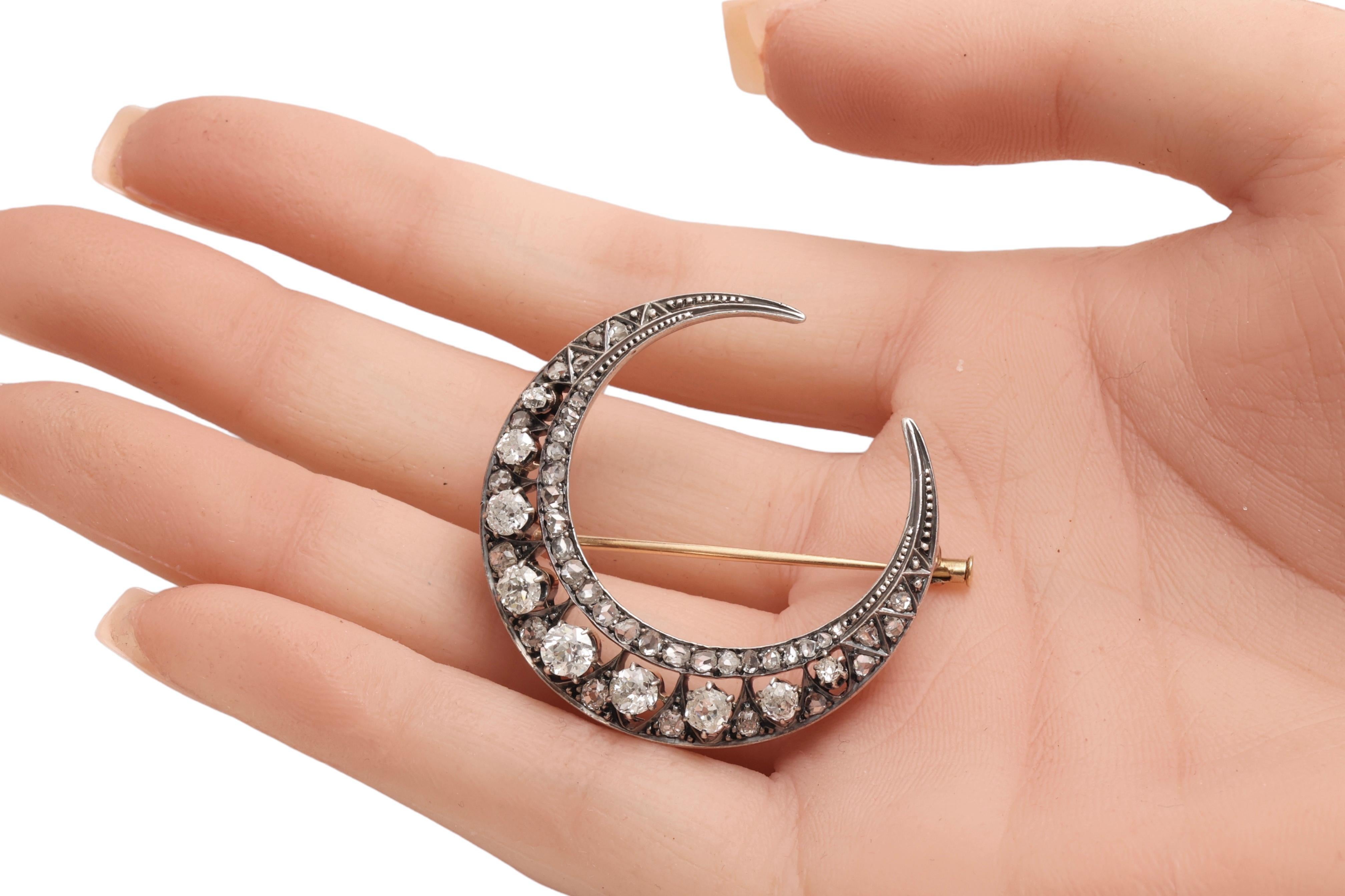 Gold & Silver Brooch with 3.45 Ct. Old Mine & Rose Cut Diamond For Sale 4