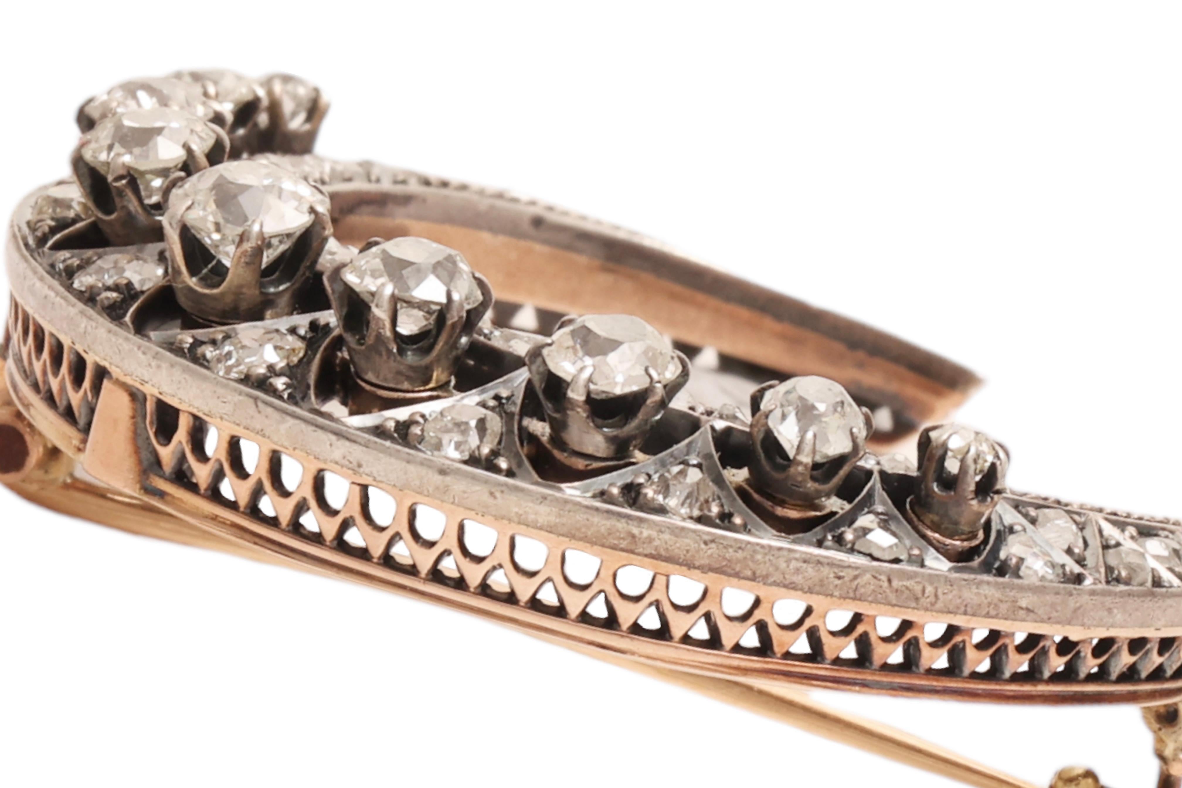 Gold & Silver Brooch with 3.45 Ct. Old Mine & Rose Cut Diamond In Excellent Condition For Sale In Antwerp, BE