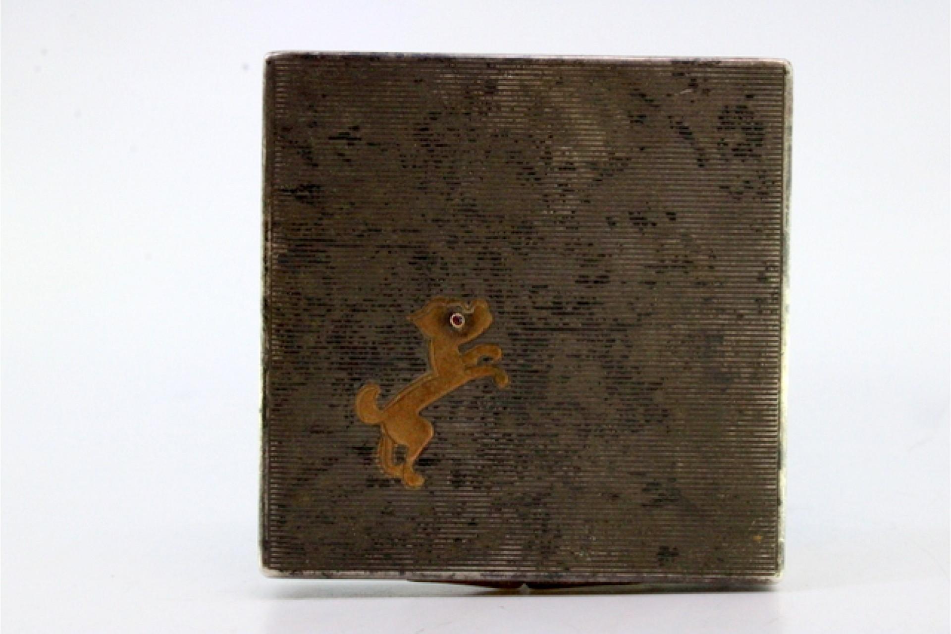 Gold-silver toiletry box with beading, dog relief and mirror For Sale 1