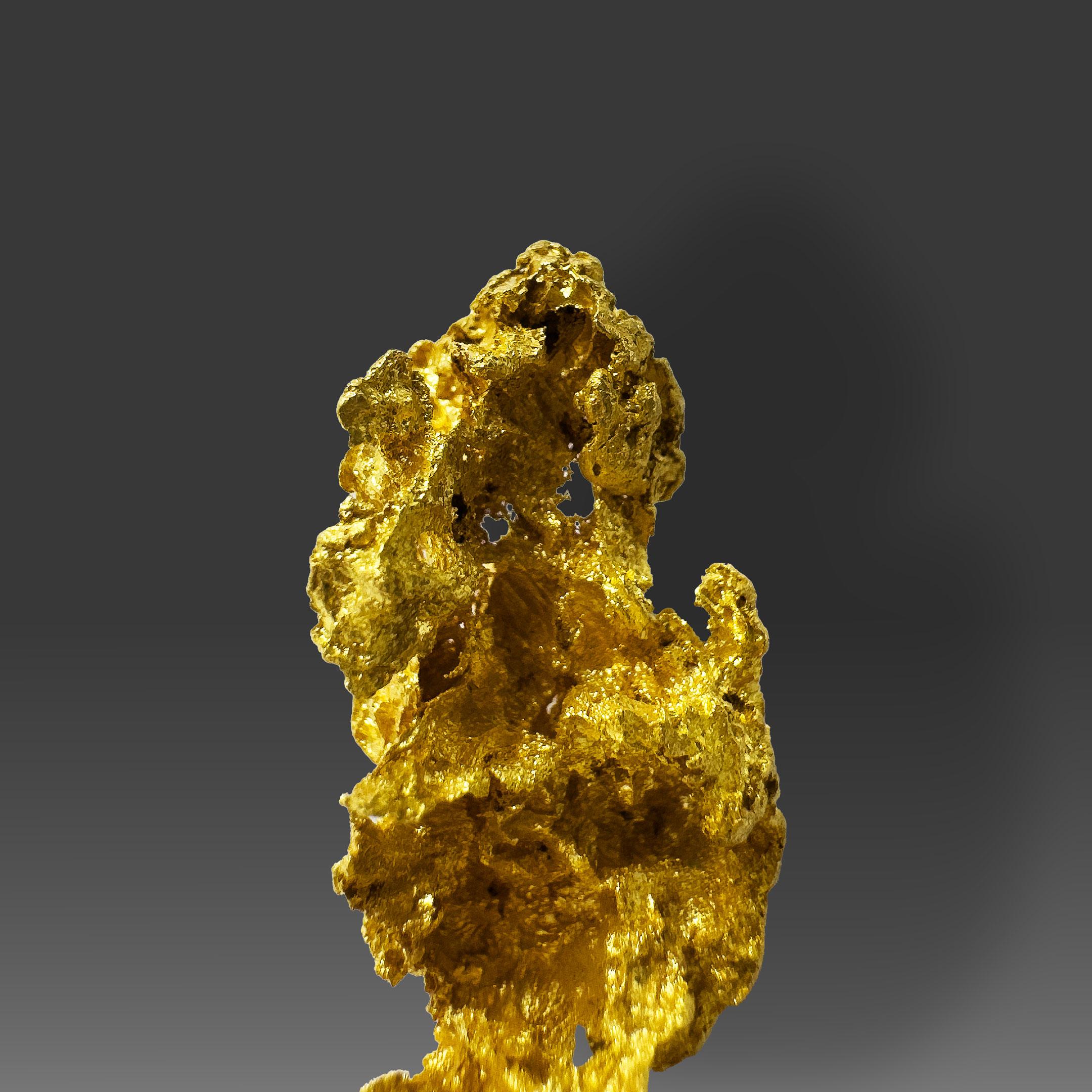 Contemporary Gold Single Crystal From California For Sale