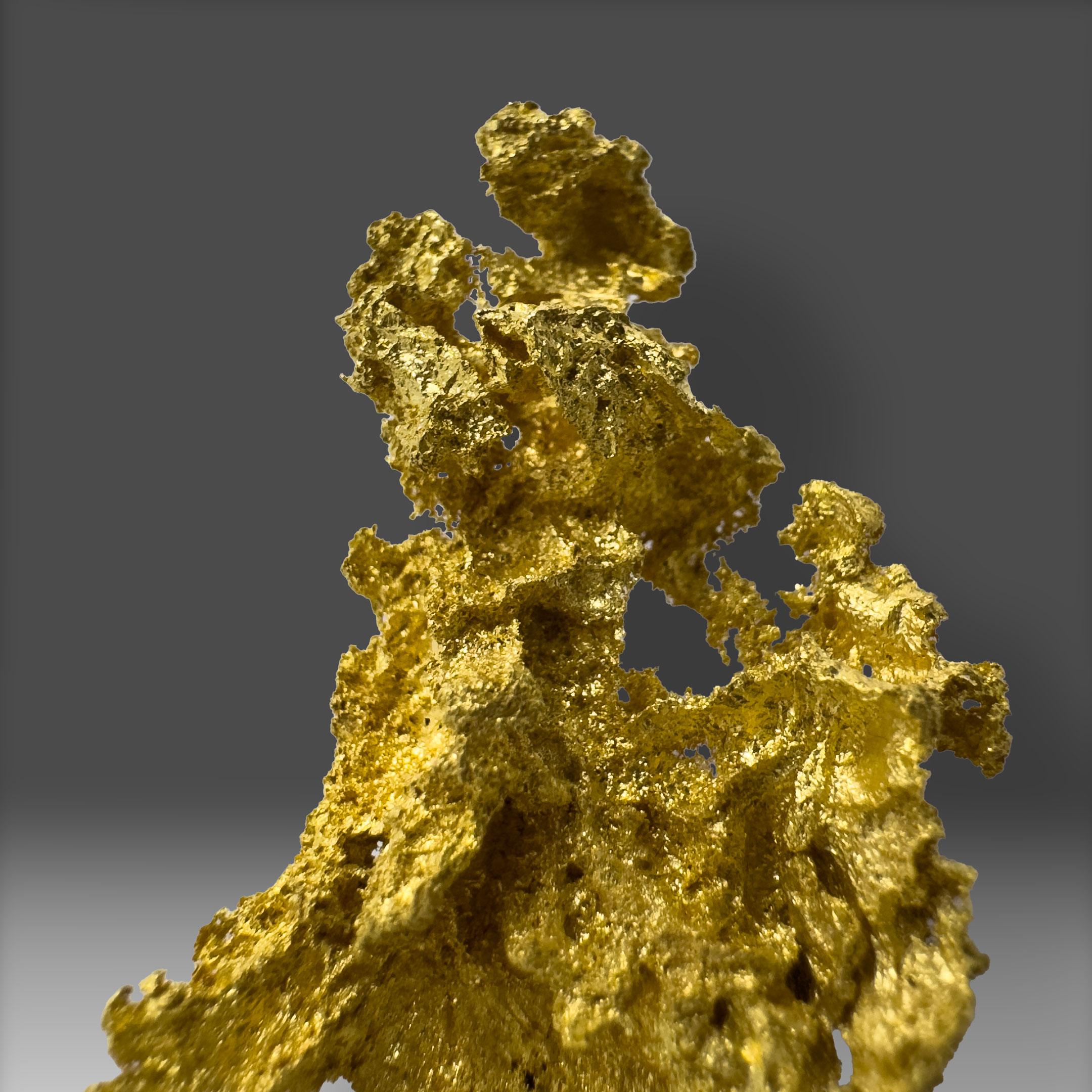 Contemporary Gold Single Crystal From California For Sale