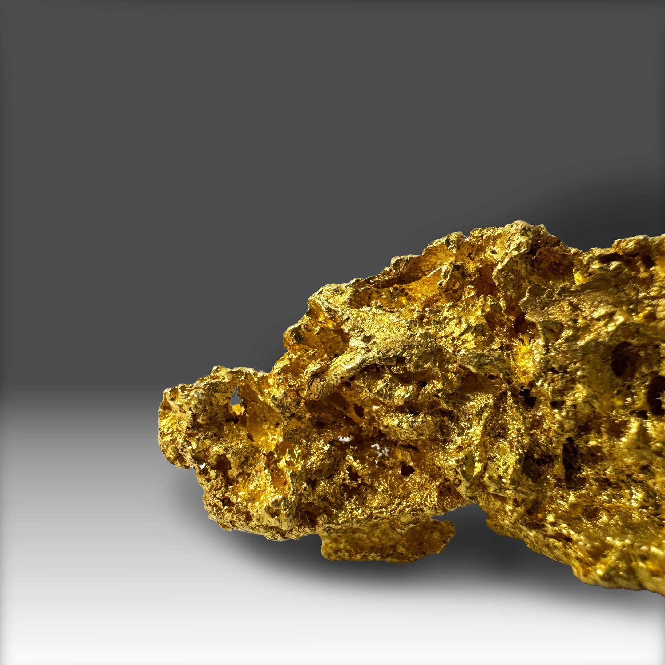Contemporary Gold Single Crystal From California For Sale