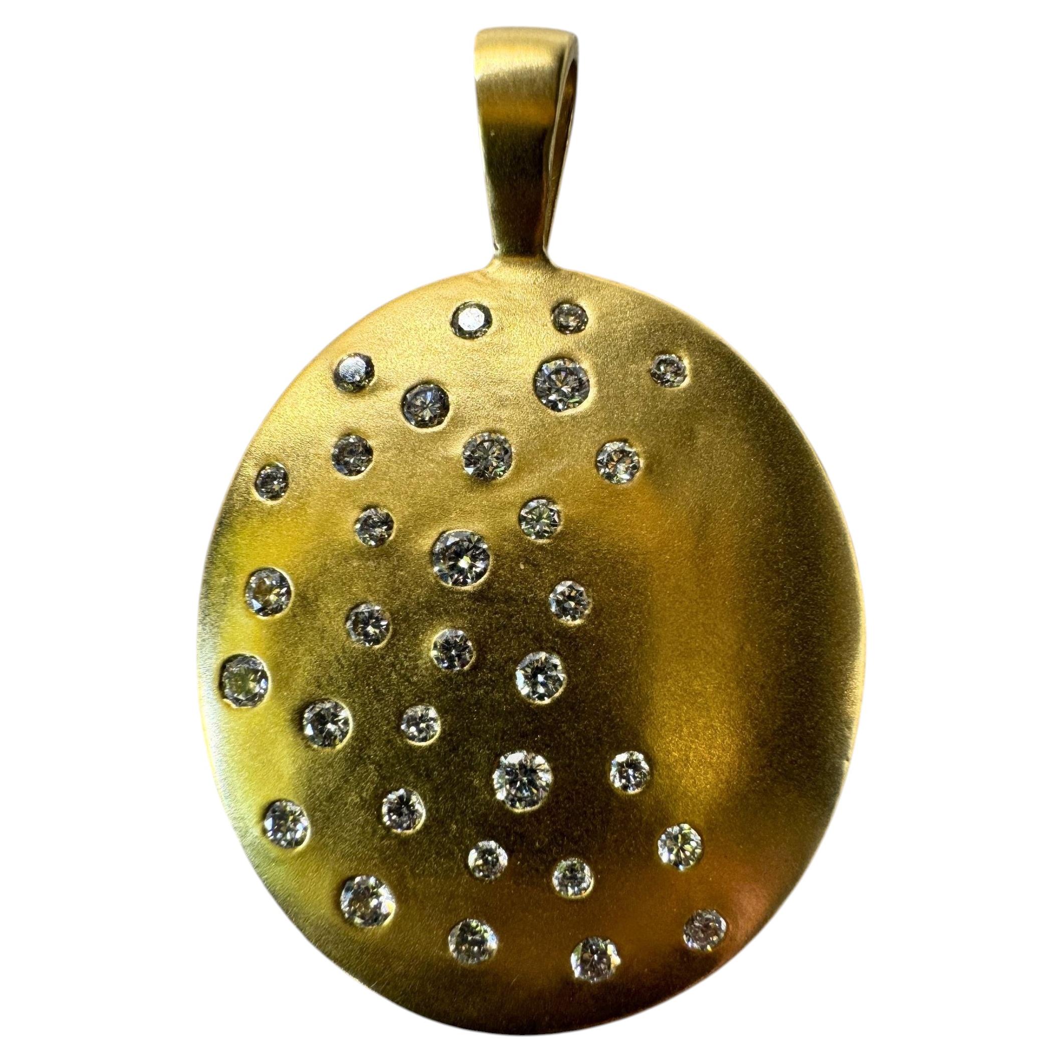 Pendentif 'Gold Sky' en or jaune 18k et diamants dispersés