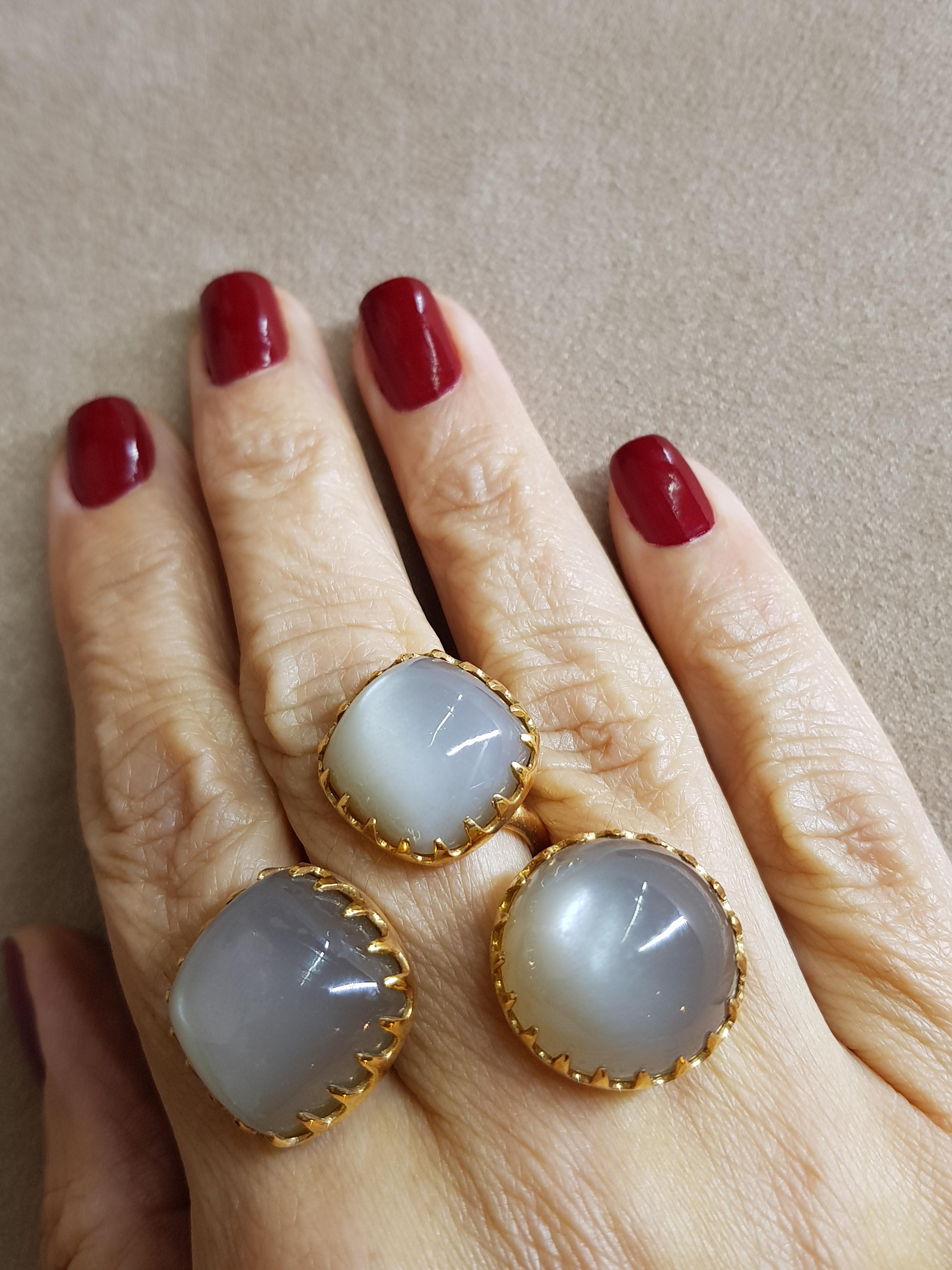 Contemporary Gold Smoky Grey Moonstone Modern Ring For Sale