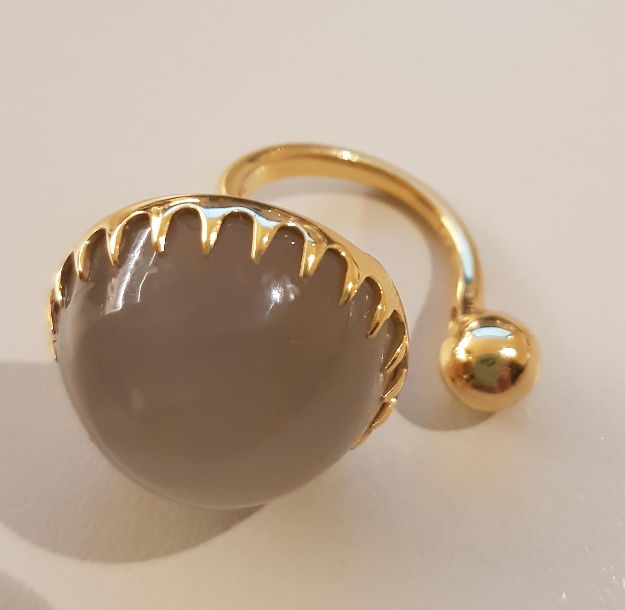 Gold Smoky Grey Moonstone Modern Ring For Sale 2