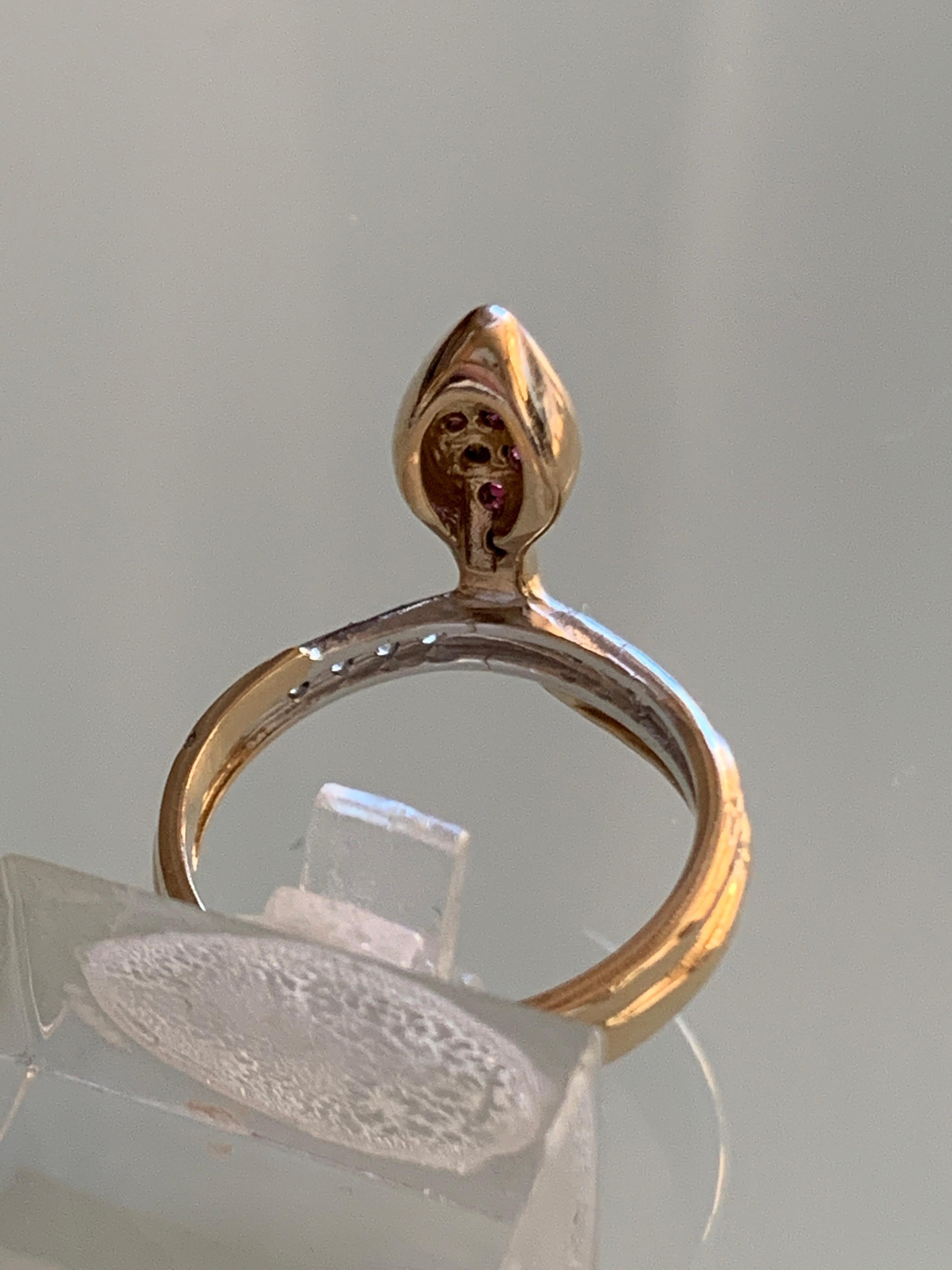 Gold Snake Ring 9ct Hallmarked In Excellent Condition For Sale In London, GB