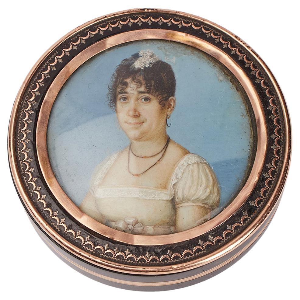 Gold snuffbox with miniature, France 1810.  For Sale