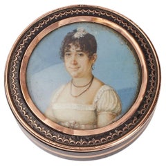 Antique Gold snuffbox with miniature, France 1810. 