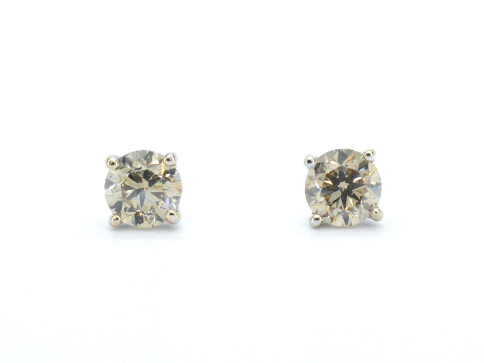 Gold Solitaire Earrings with Champagne Diamond In Excellent Condition In AMSTELVEEN, NH
