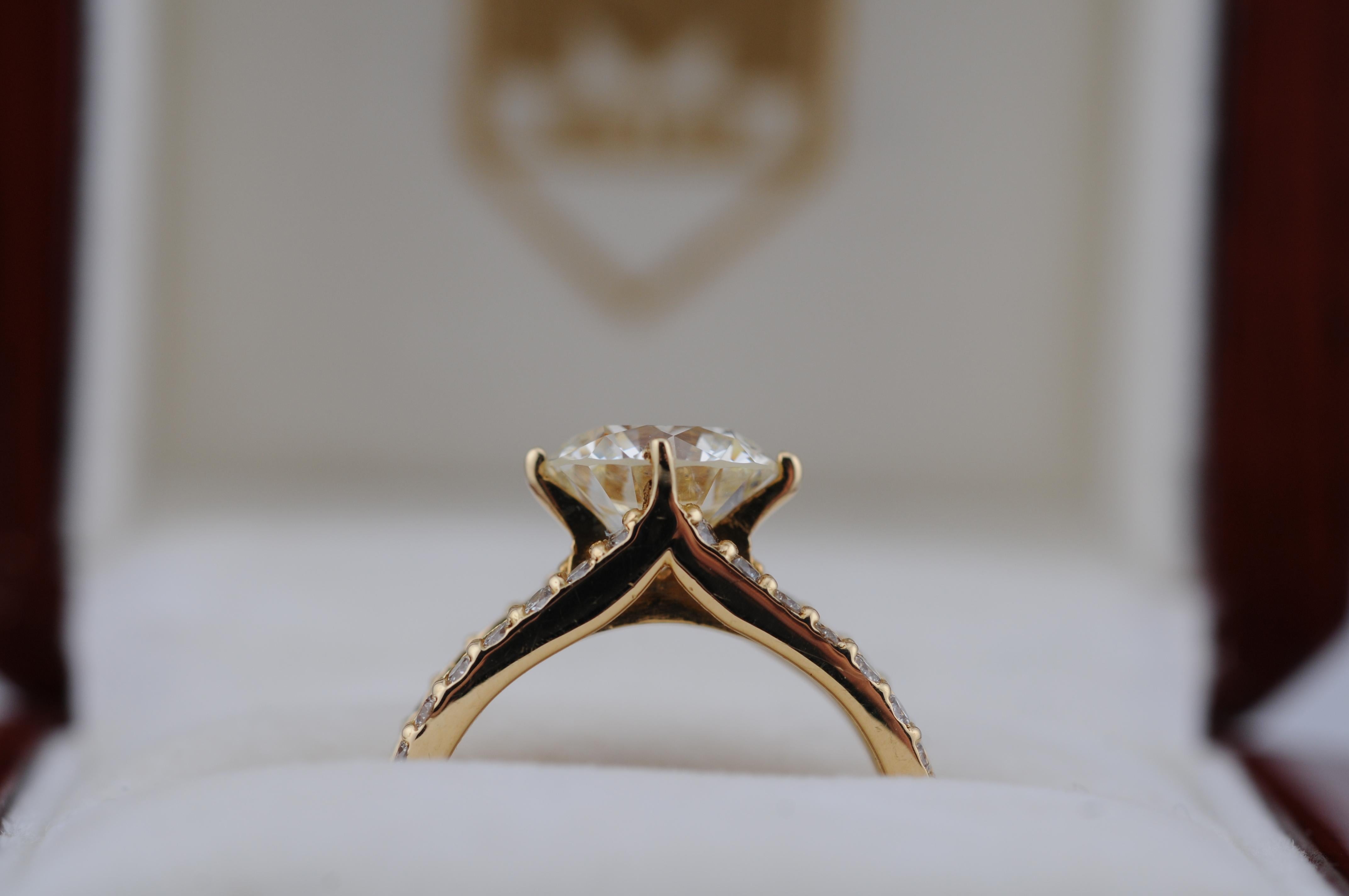 Bague solitaire avec diamants de 2 carats de pureté brillante :VVS1 en vente 7