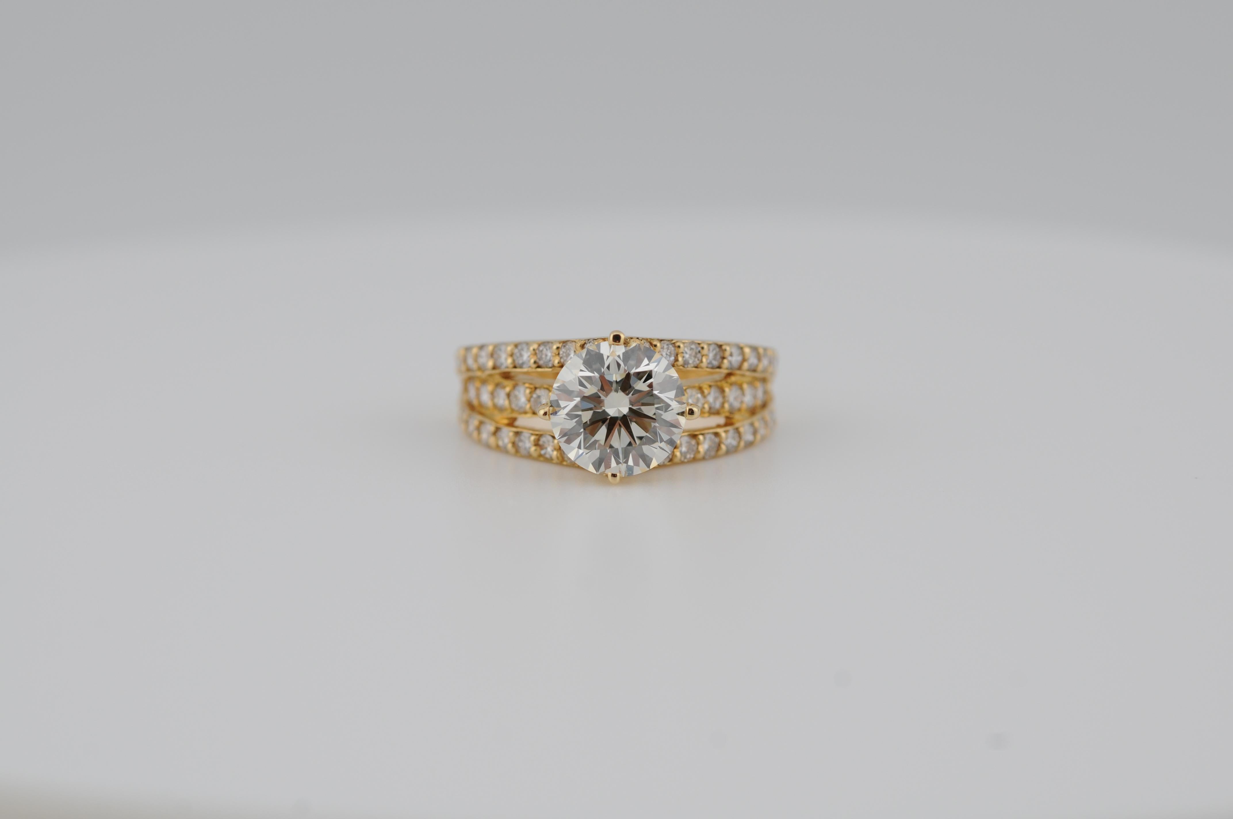 Taille brillant Bague solitaire avec diamants de 2 carats de pureté brillante :VVS1 en vente