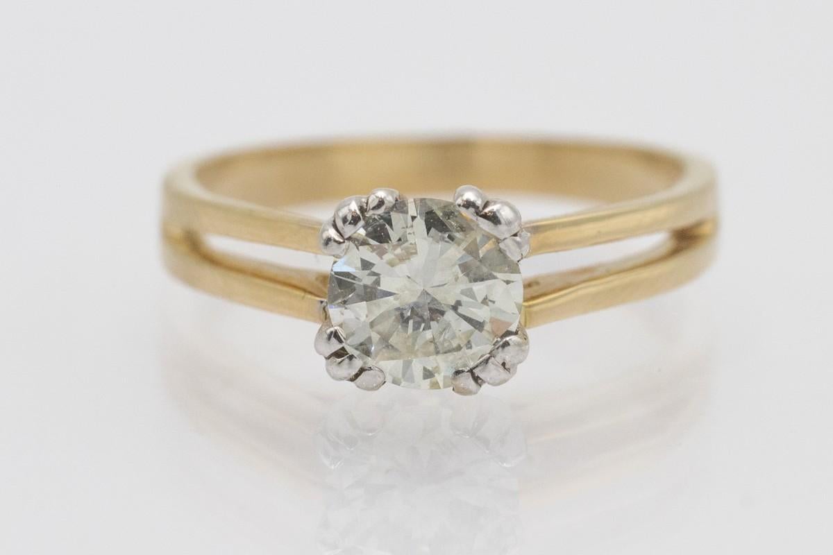 Bague solitaire avec un diamant de 1,02 carat, Pologne. Bon état - En vente à Chorzów, PL