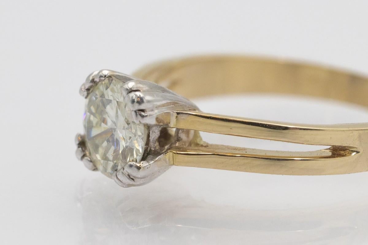 Bague solitaire avec un diamant de 1,02 carat, Pologne. Unisexe en vente