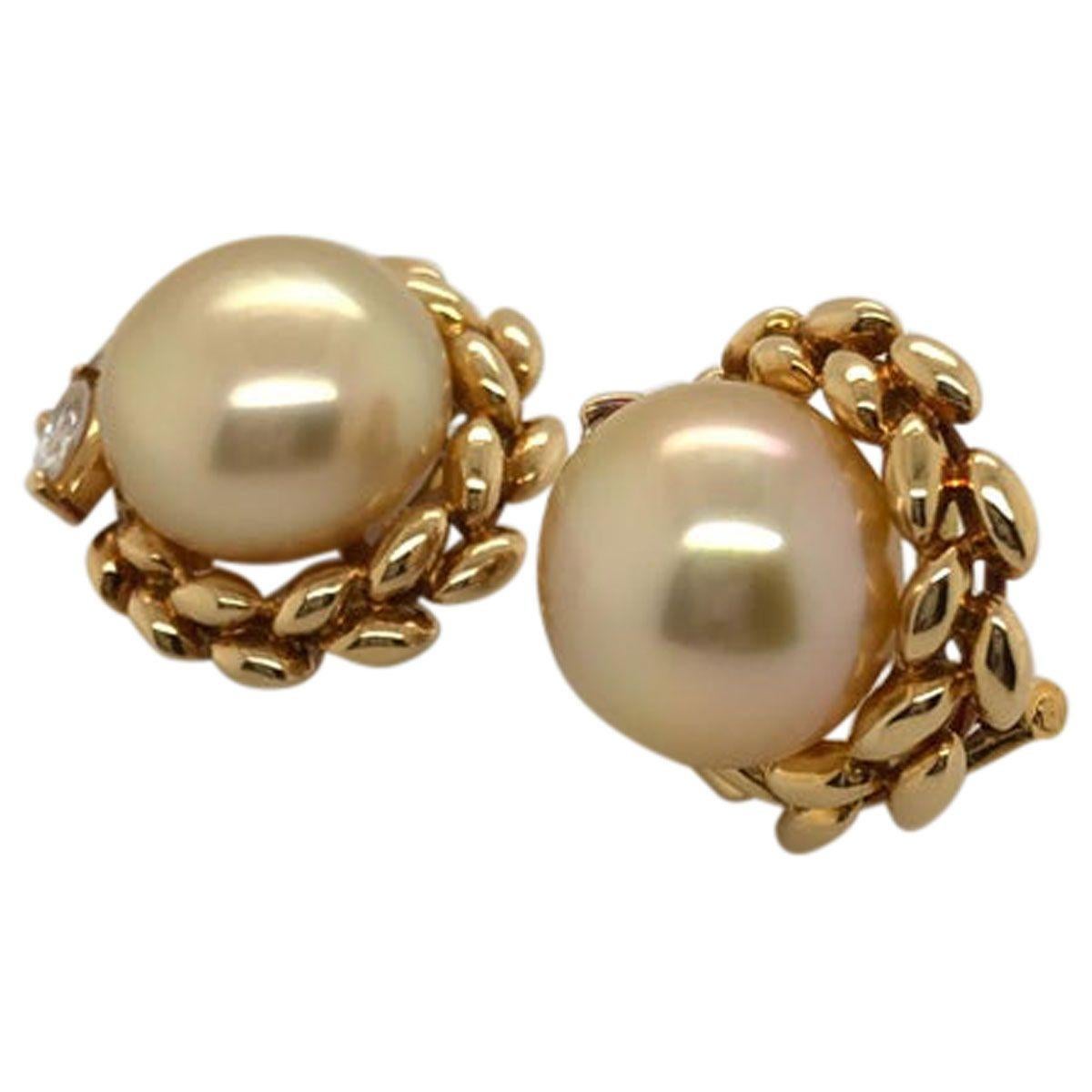 Contemporary Gold South Sea Cultured Pearl and Diamond 18 Karat Yellow Gold Ear Clips