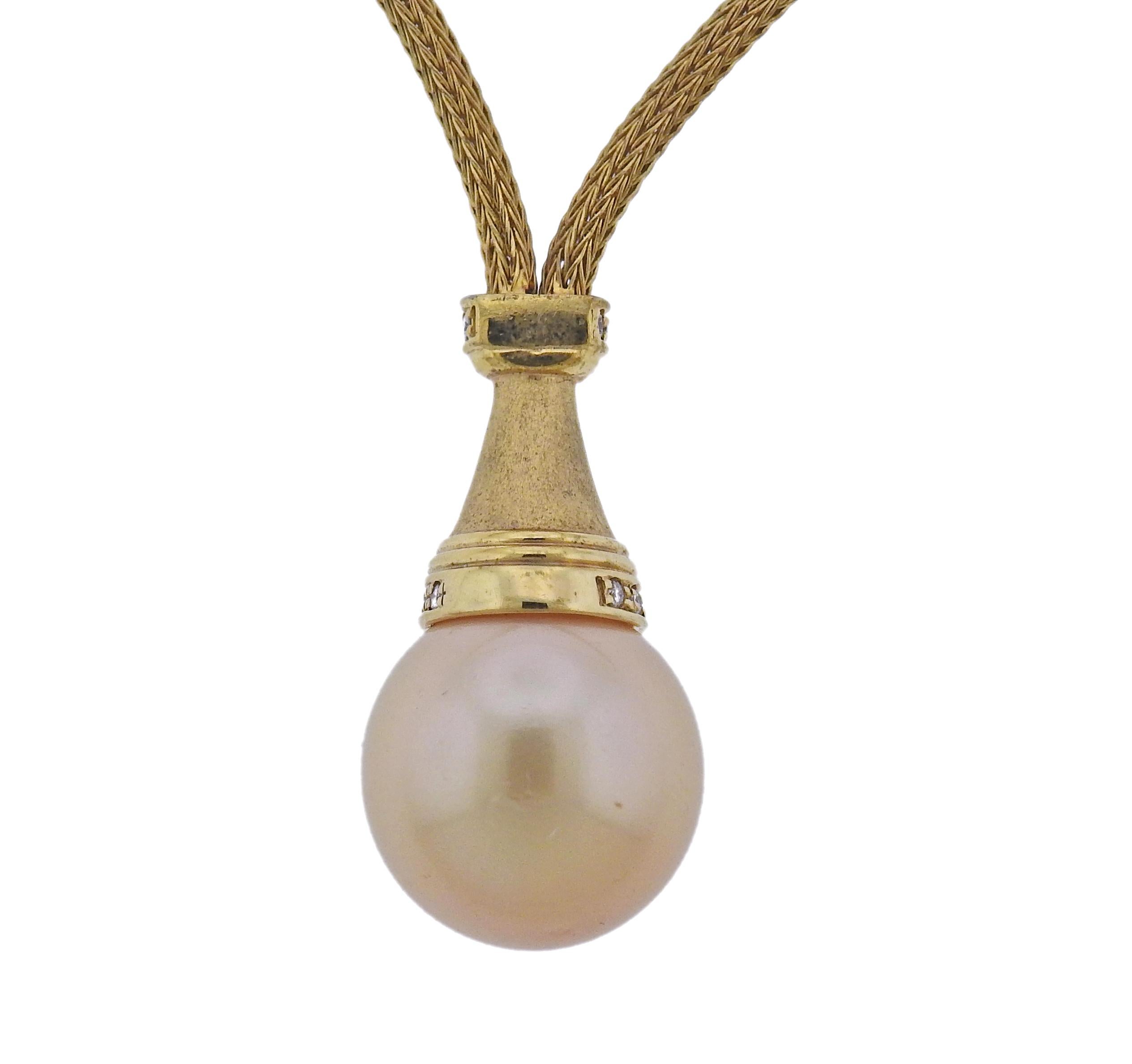 Gold South Sea Pearl Diamond Pendant Necklace In Excellent Condition In New York, NY