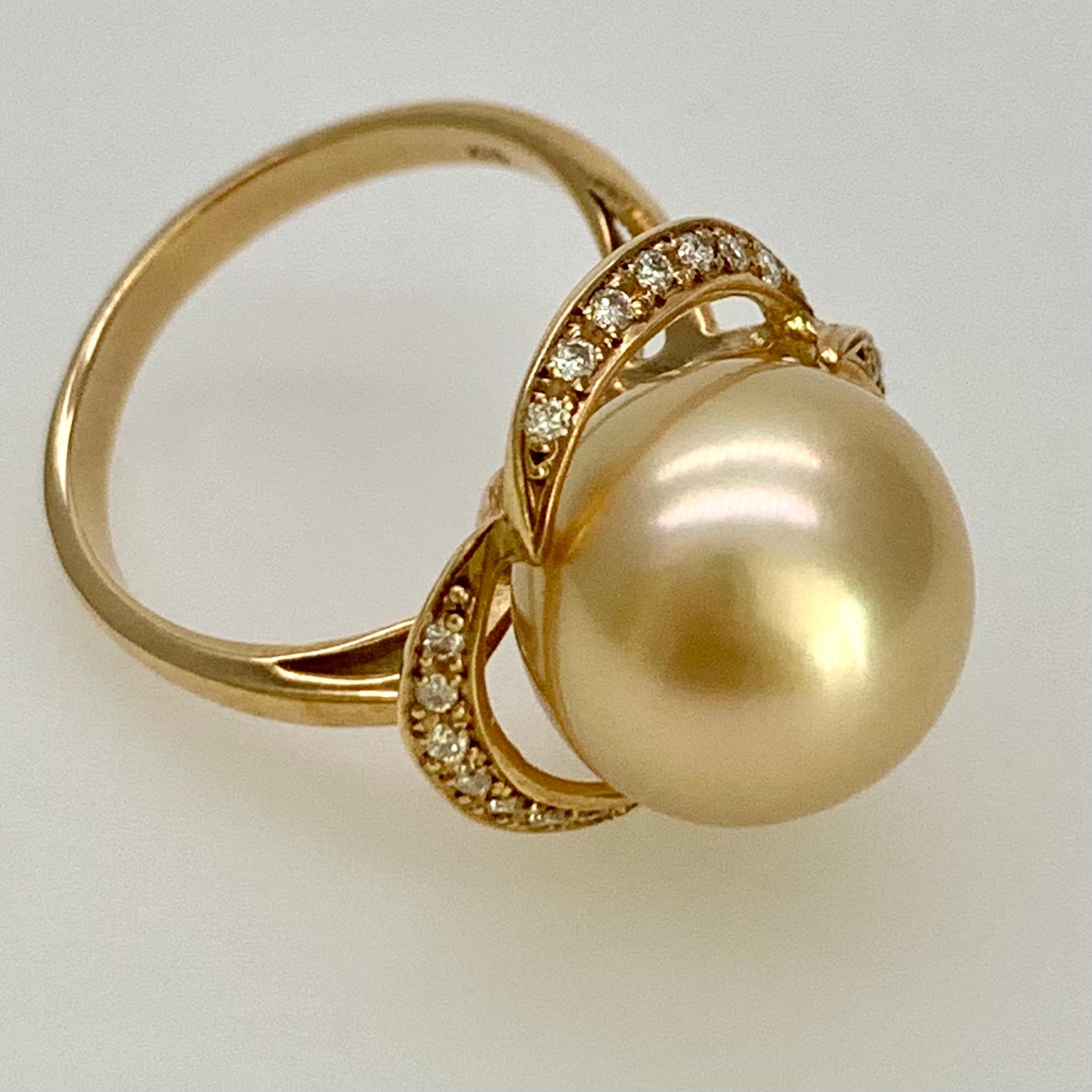 Women's or Men's Gold South Sea Pearl Gold Diamond Ring, 'R55' For Sale